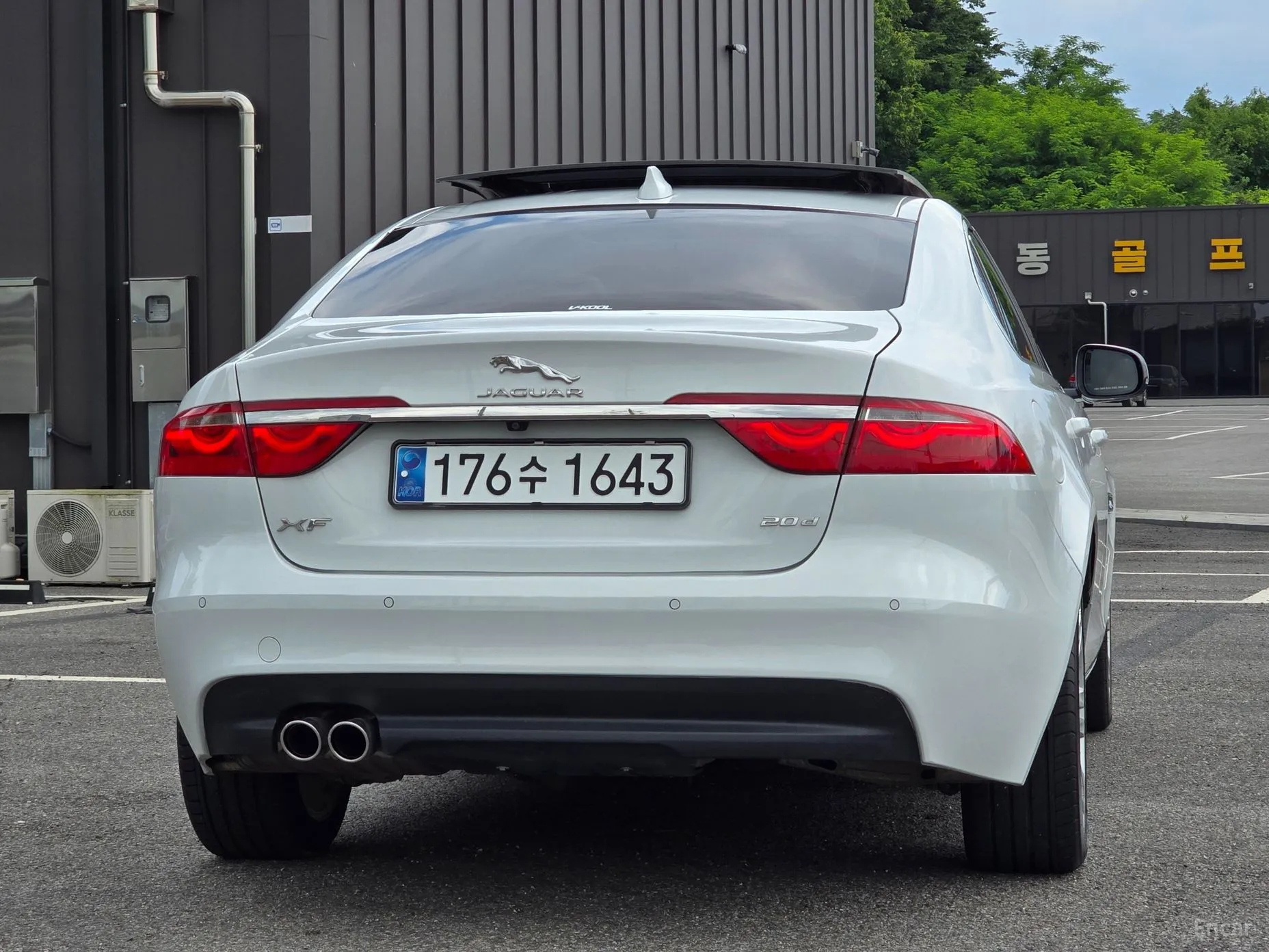 Jaguar XF (x260)