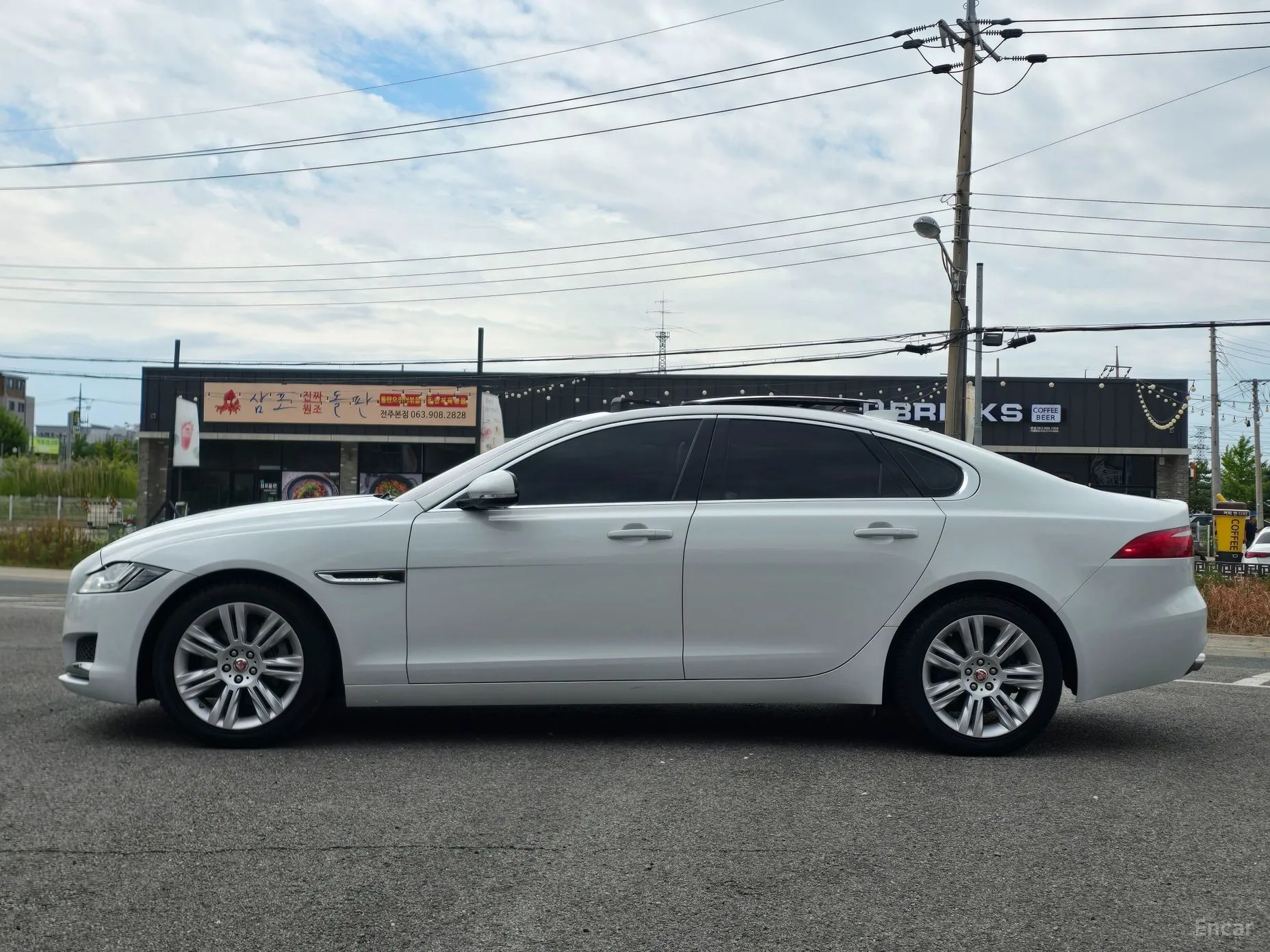 Jaguar XF (x260) превью 3