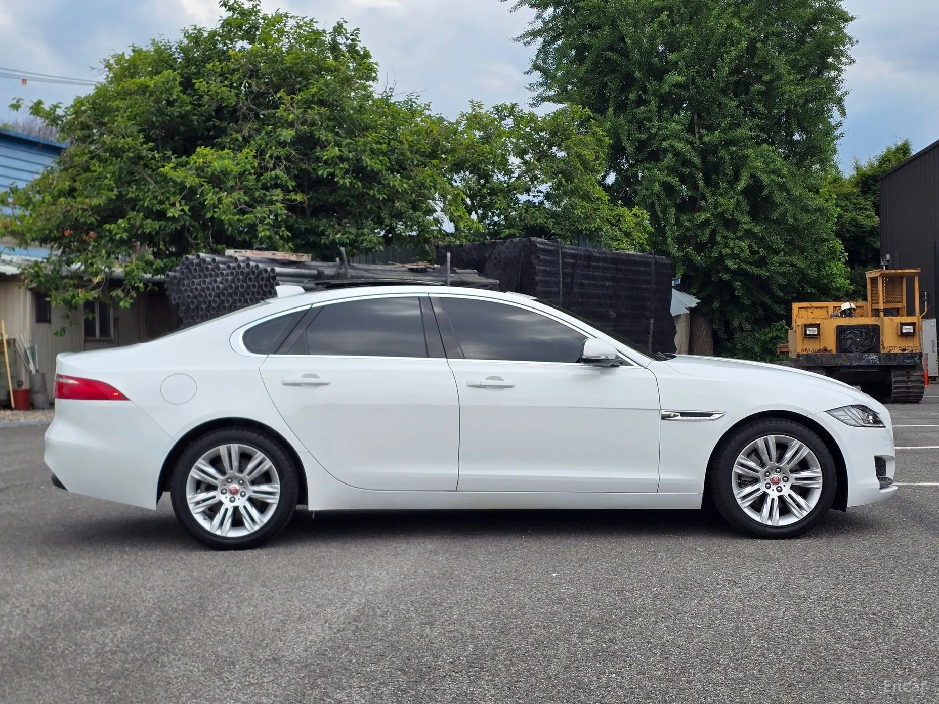 Jaguar XF (x260) превью 4