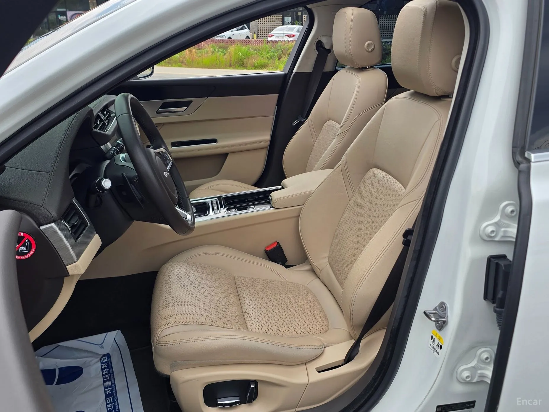 Jaguar XF (x260) превью 8
