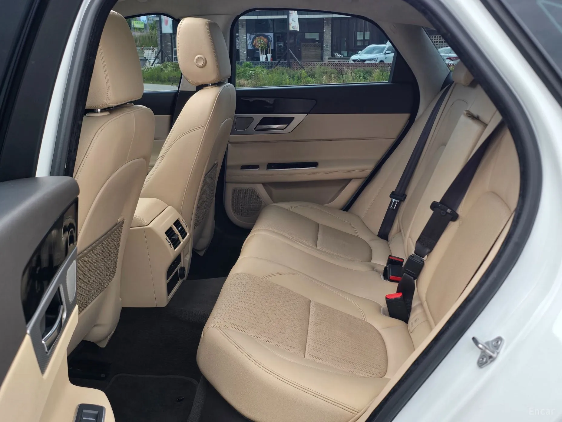 Jaguar XF (x260) превью 9