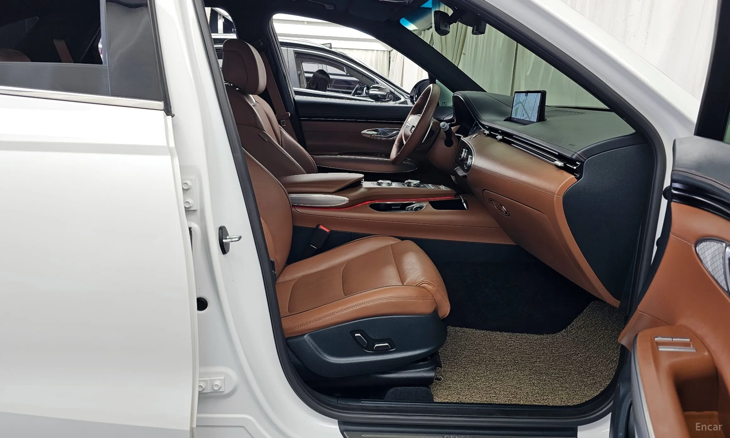 Genesis GV70 превью 11