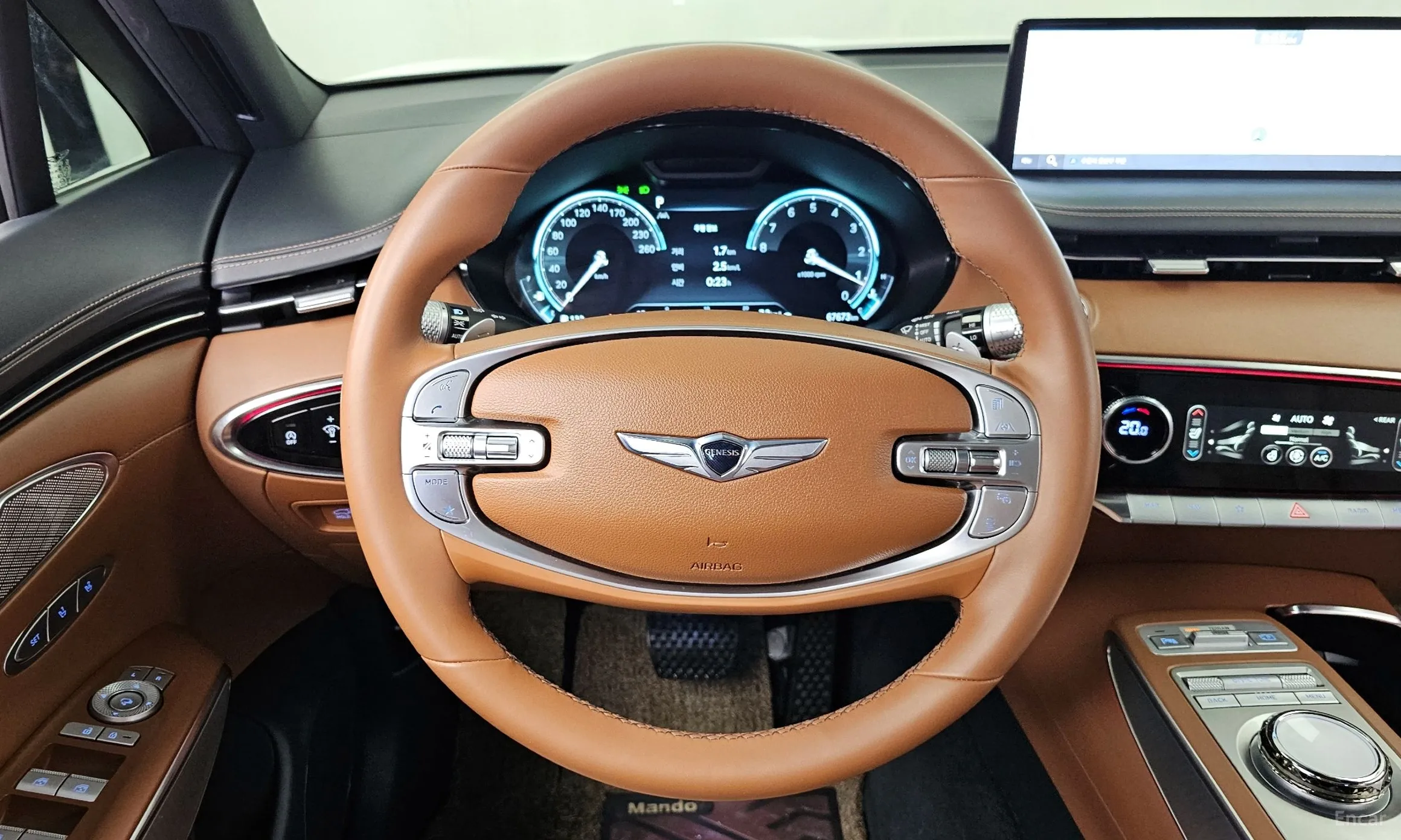 Genesis GV70 превью 13
