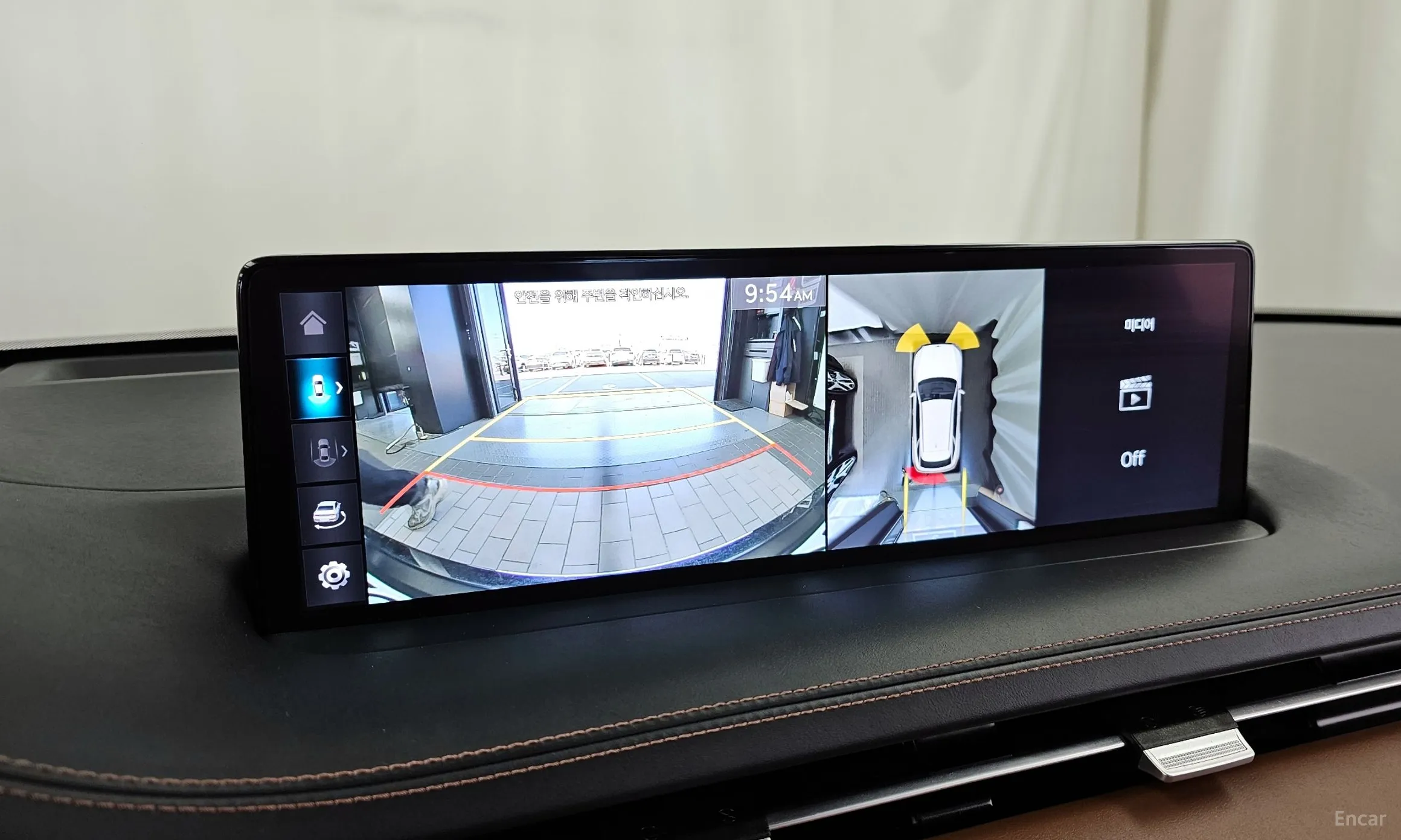 Genesis GV70 превью 16