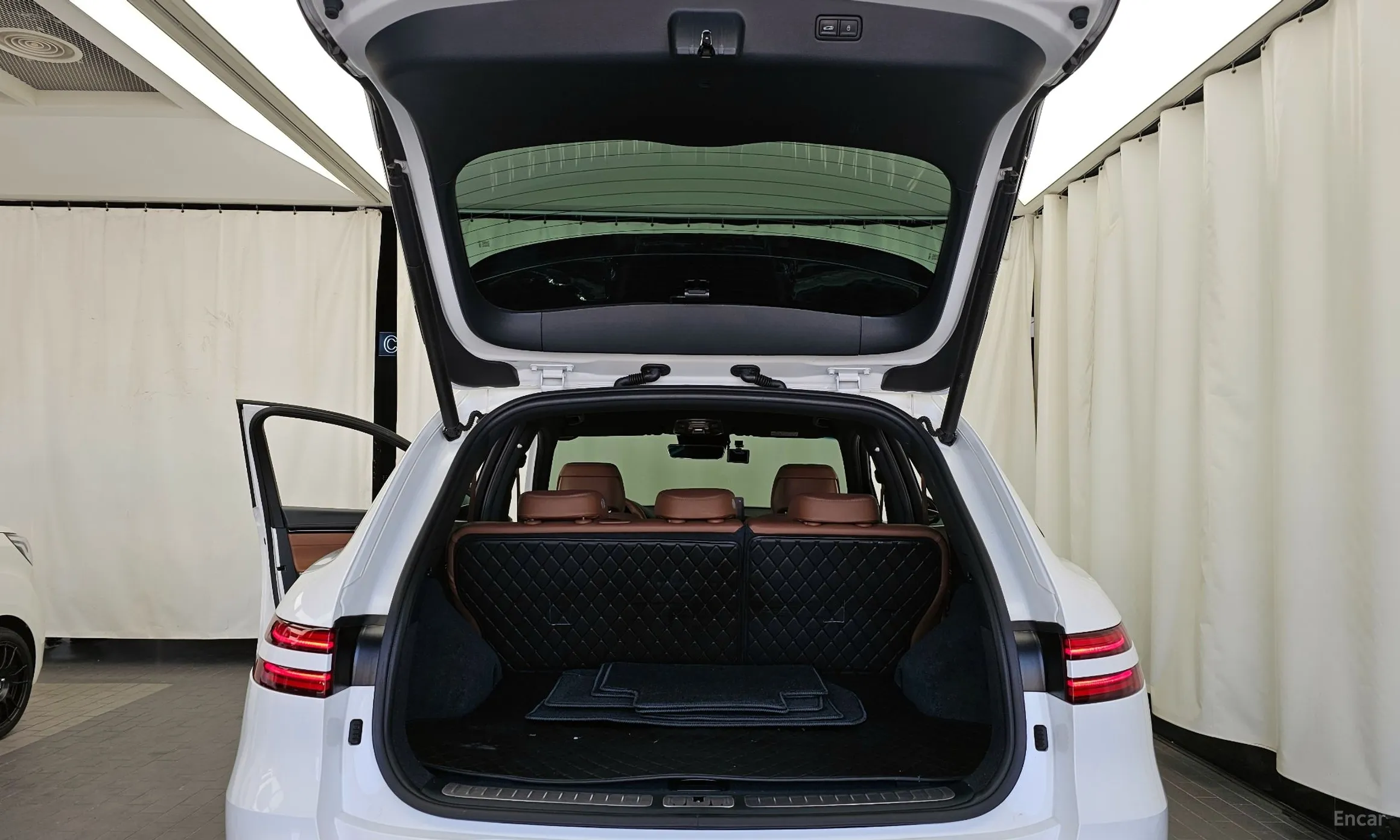 Genesis GV70 превью 20
