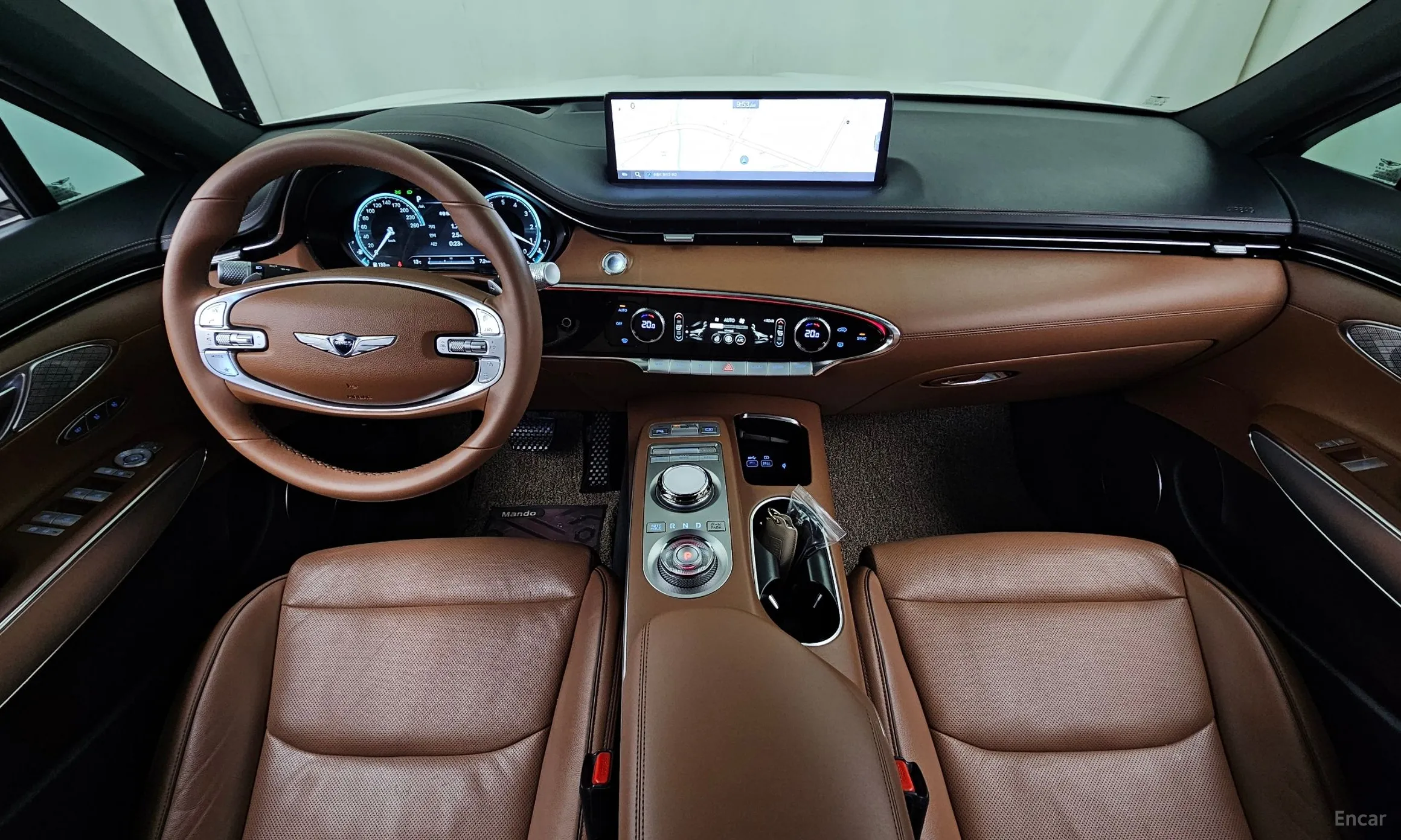Genesis GV70 превью 7