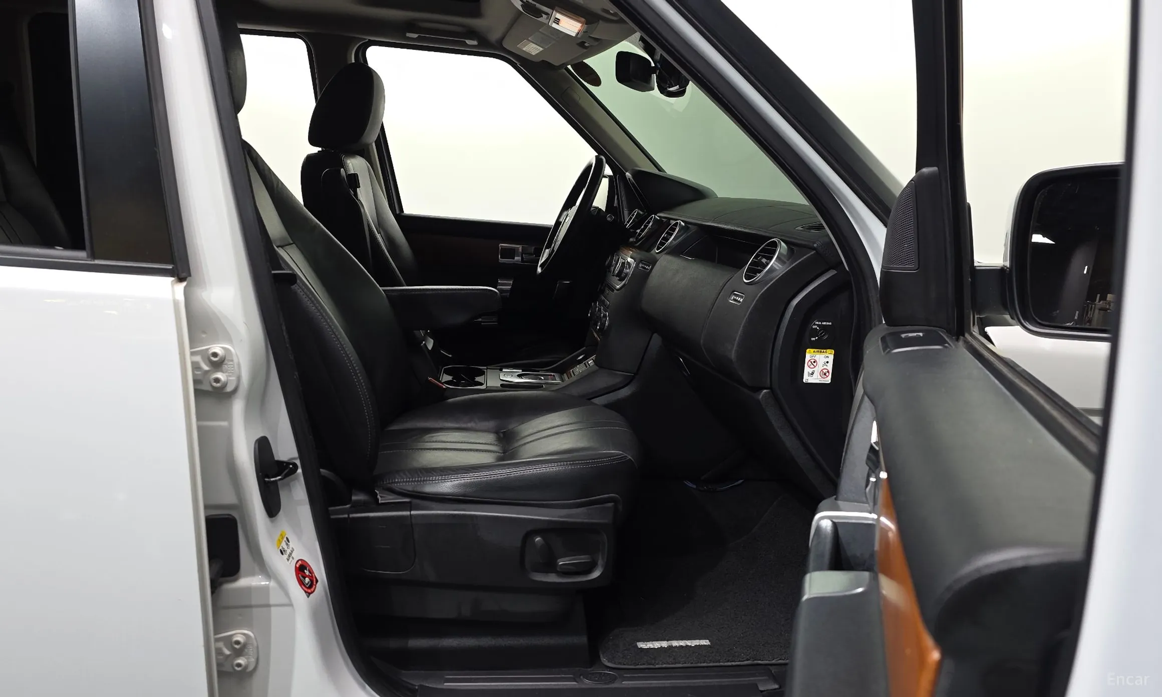 Land Rover Discovery 4 превью 11