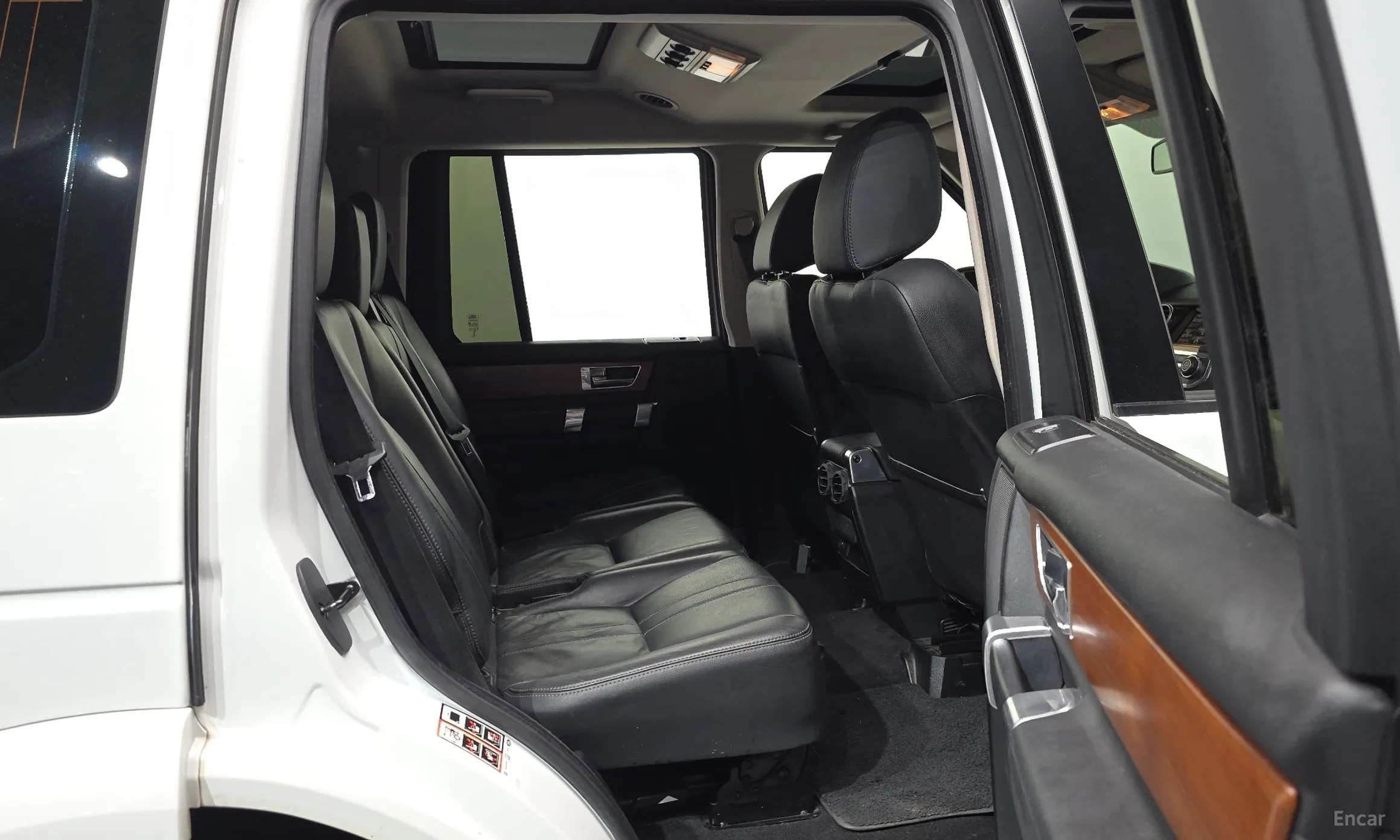 Land Rover Discovery 4 превью 12