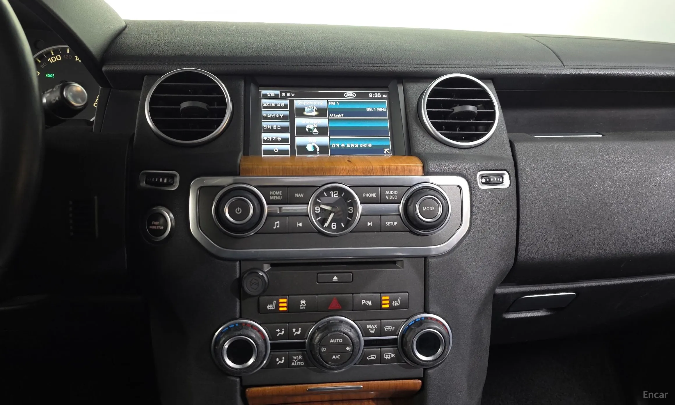 Land Rover Discovery 4 превью 14