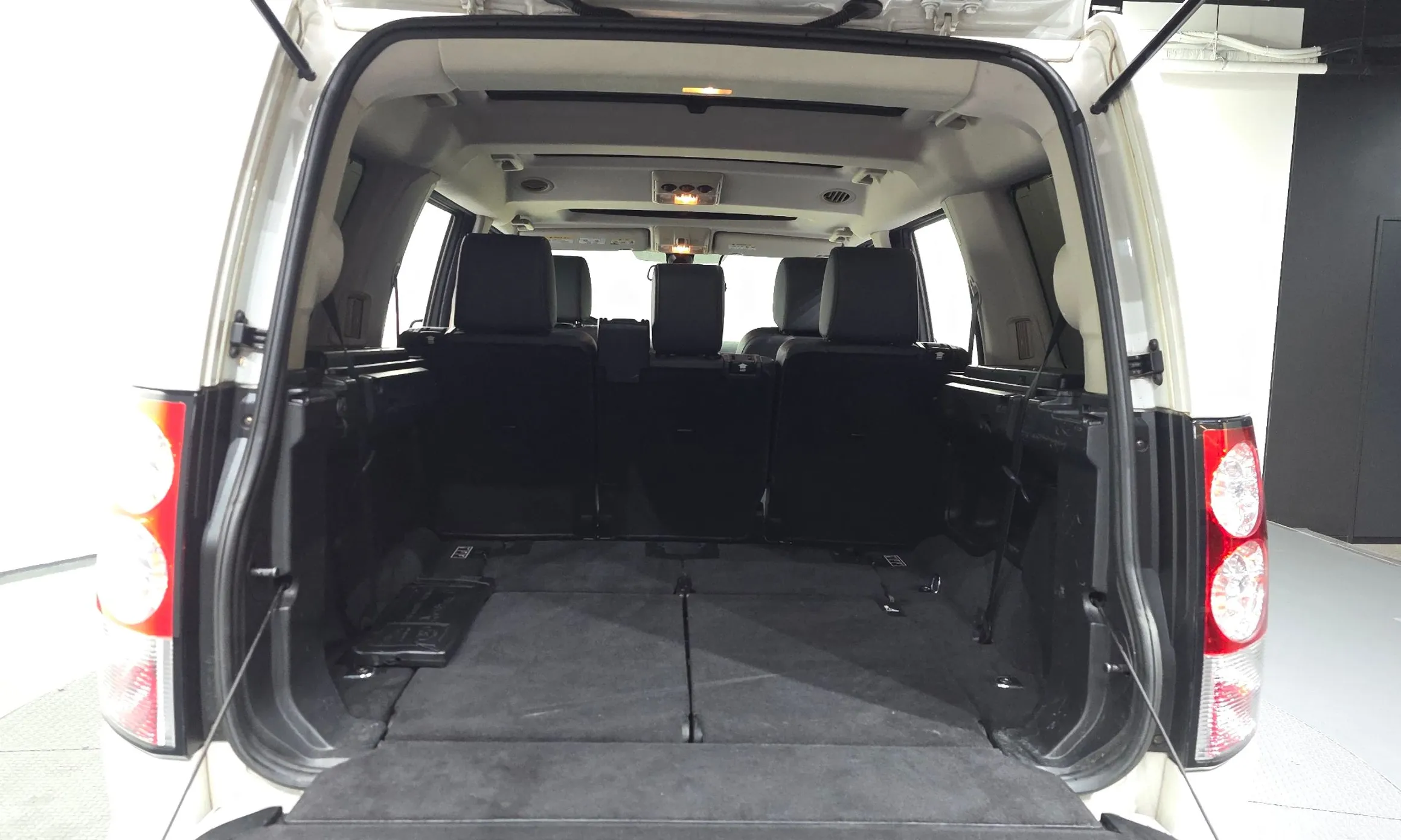 Land Rover Discovery 4 превью 20