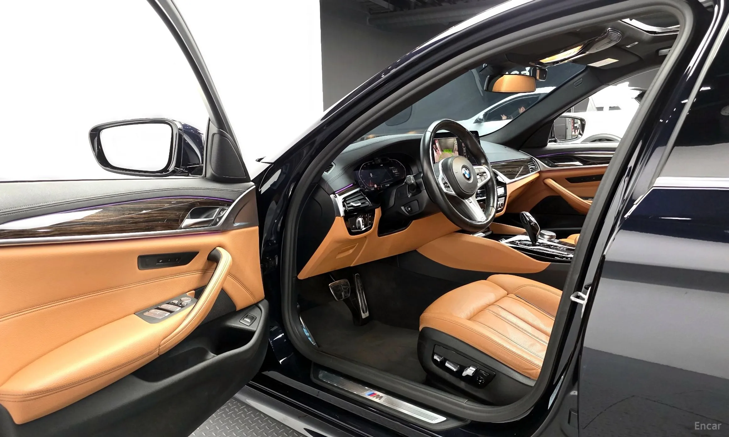 BMW 5 Series (G30) превью 10