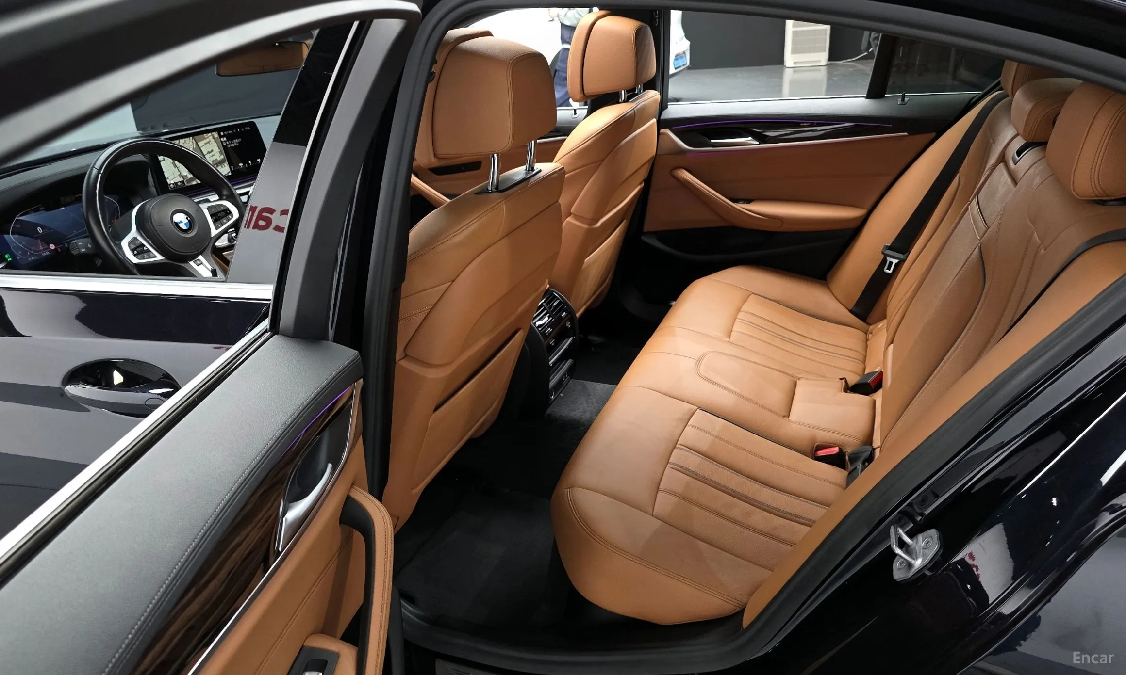 BMW 5 Series (G30) превью 12
