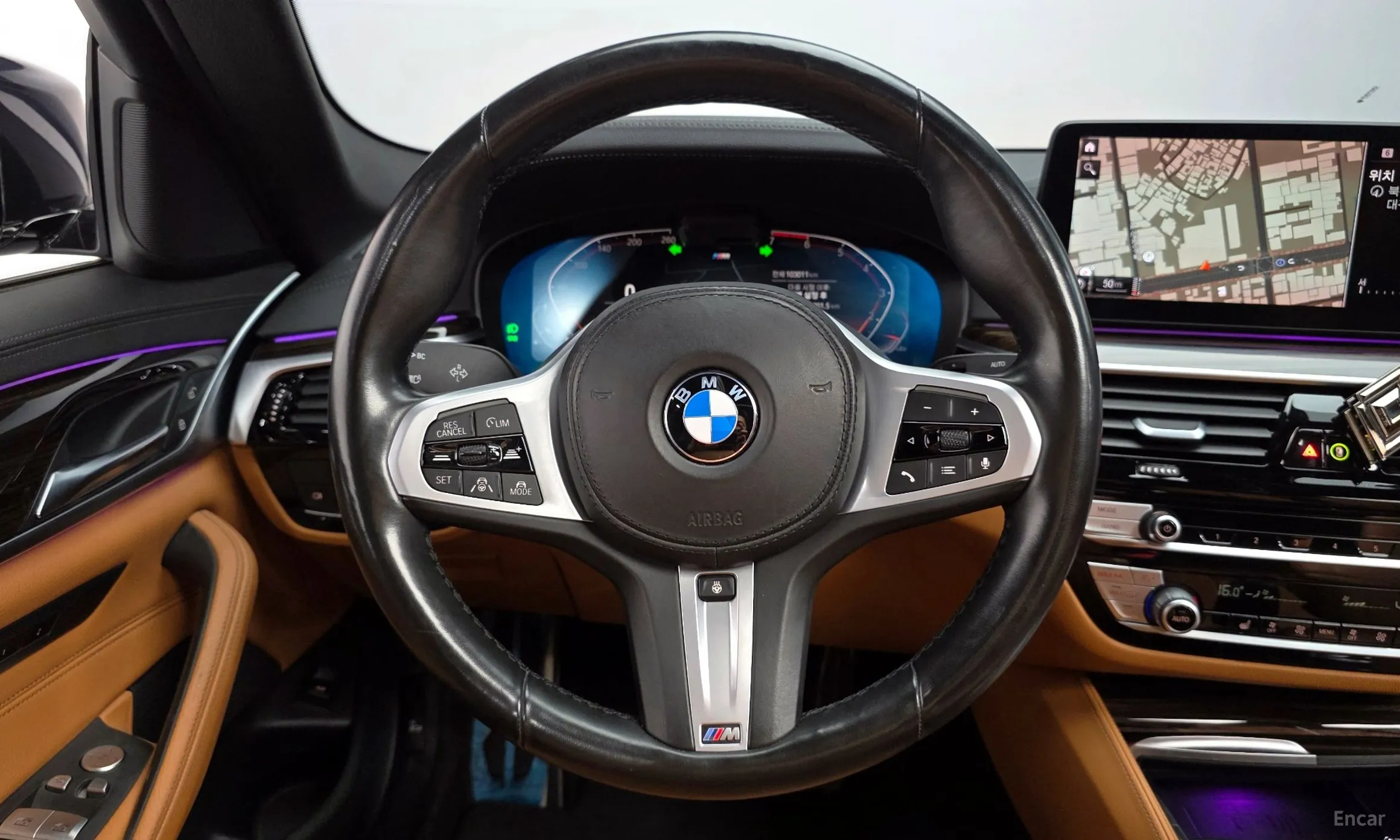 BMW 5 Series (G30) превью 13