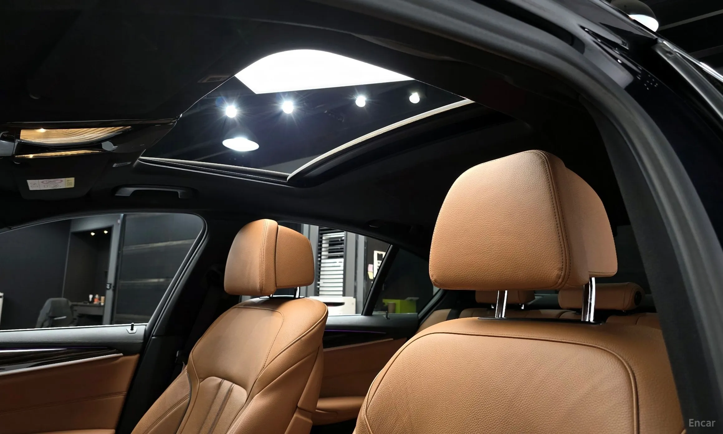 BMW 5 Series (G30) превью 17