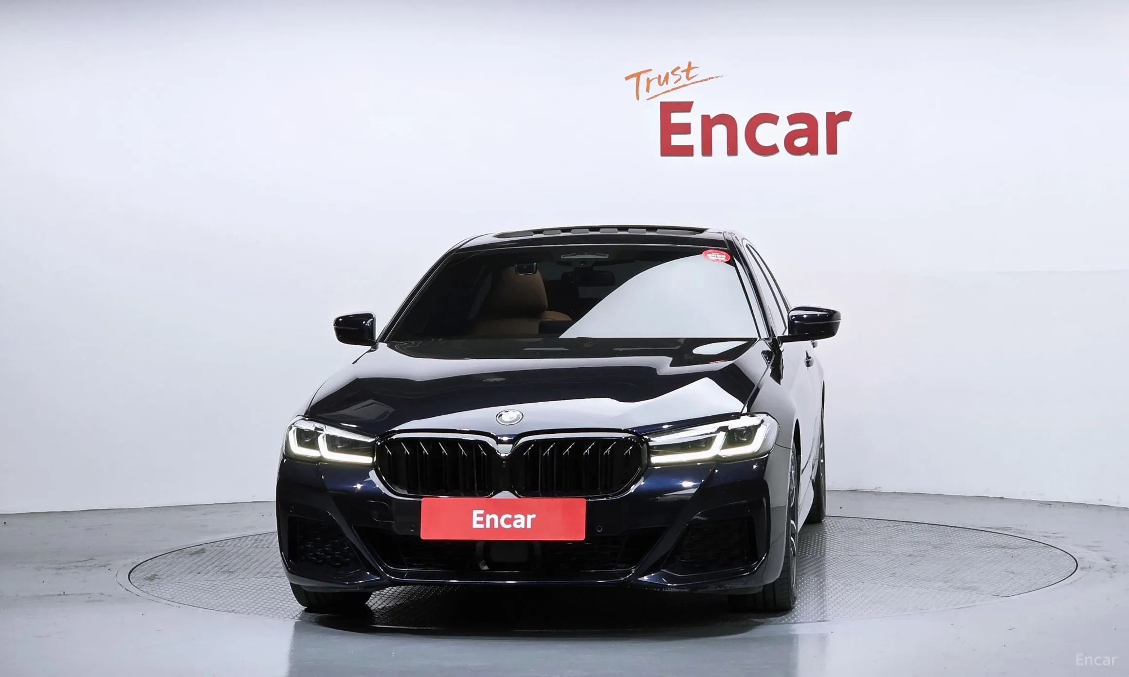 BMW 5 Series (G30) превью 3