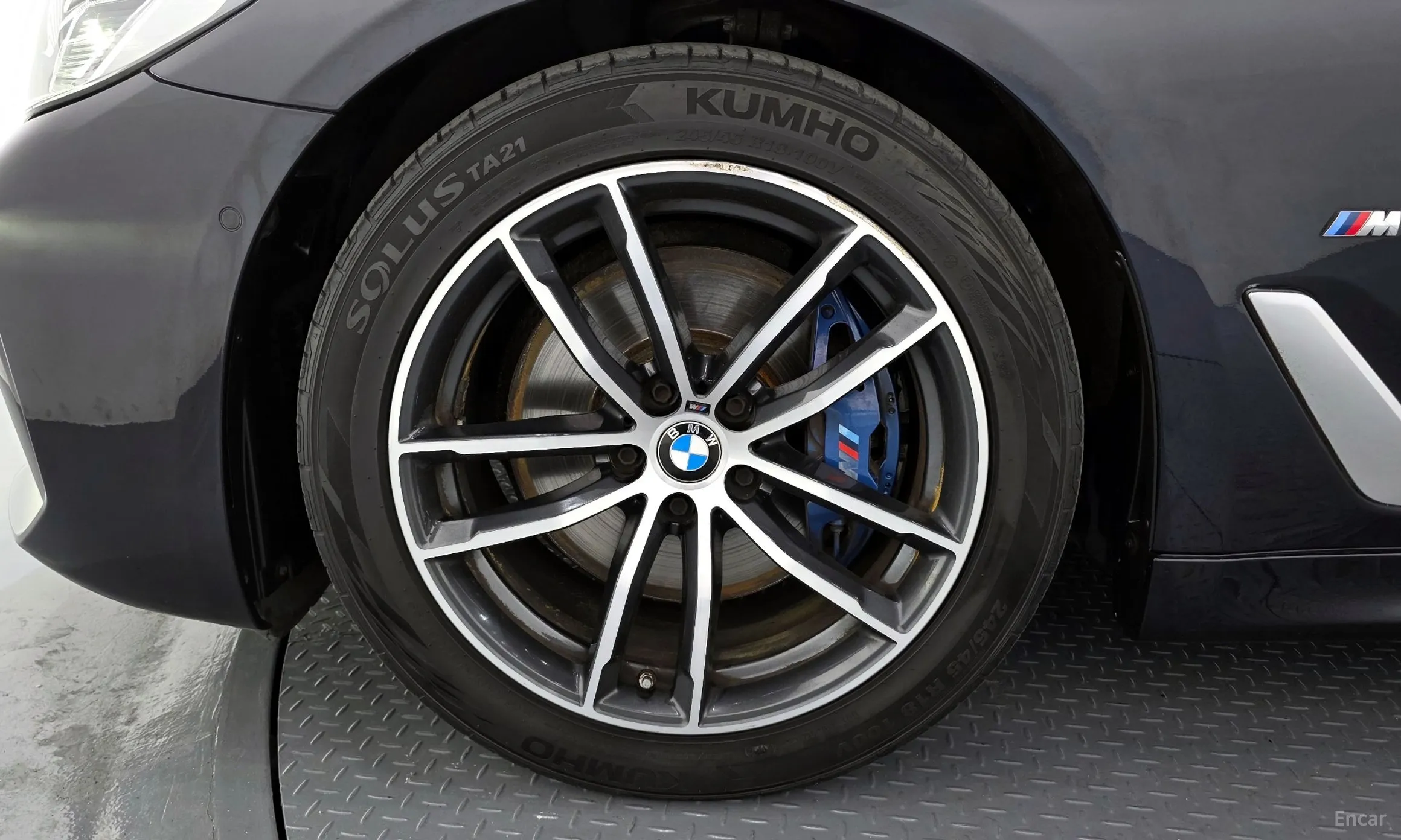 BMW 5 Series (G30) превью 5