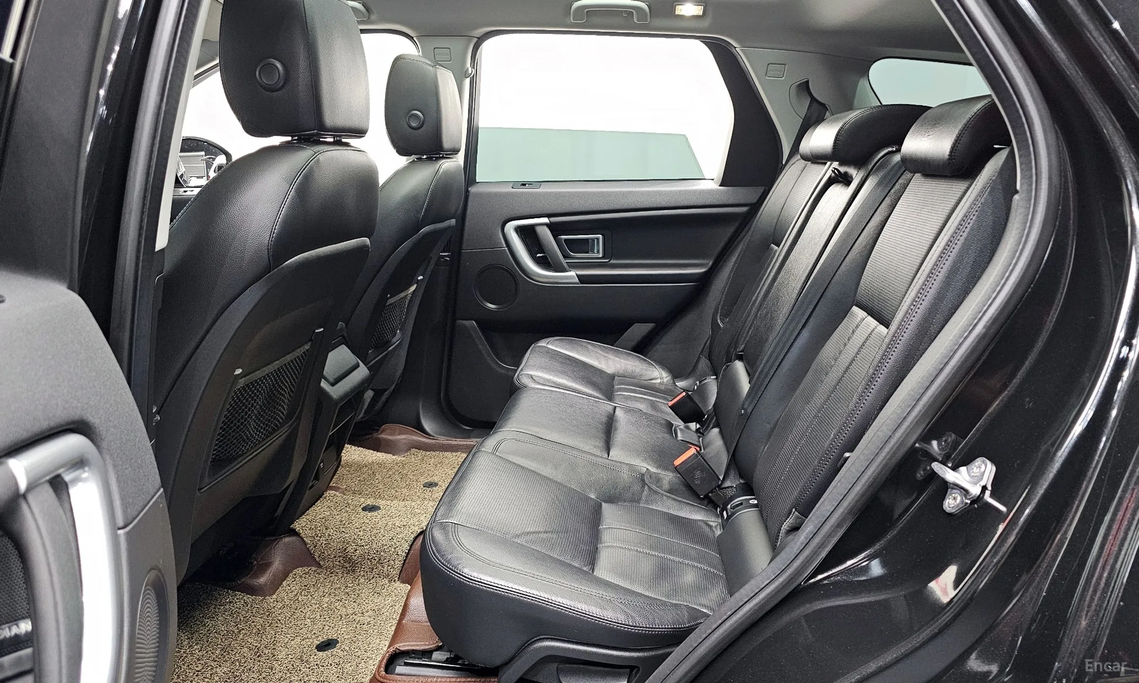 Land Rover Discovery Sports превью 11
