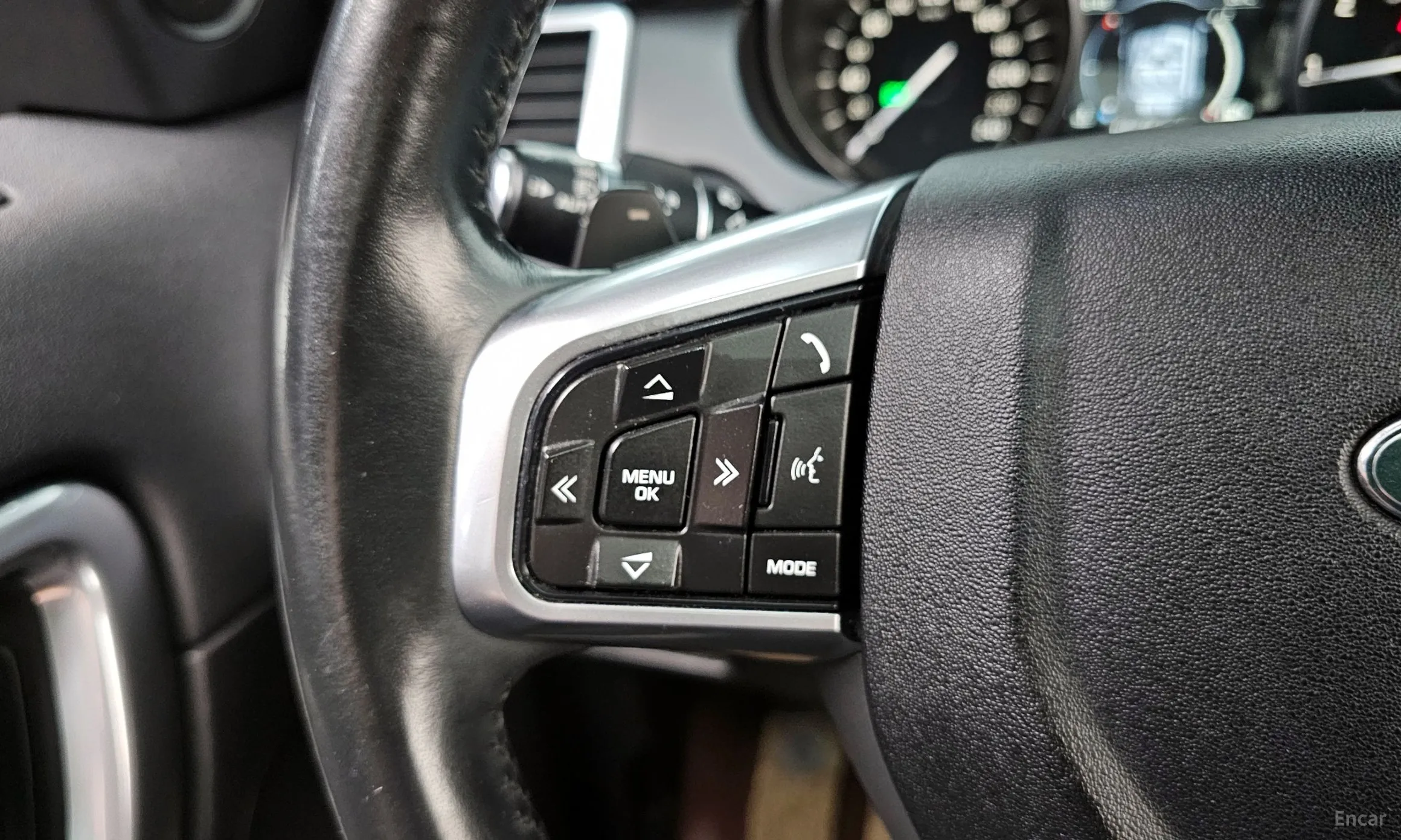 Land Rover Discovery Sports превью 14