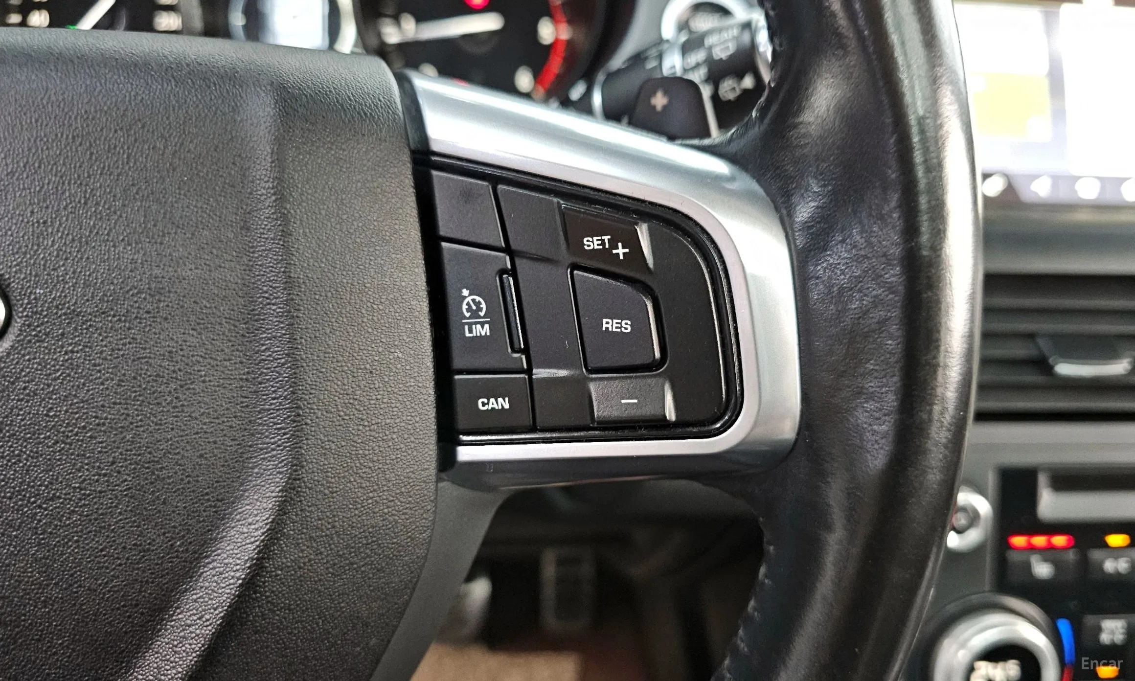 Land Rover Discovery Sports превью 15