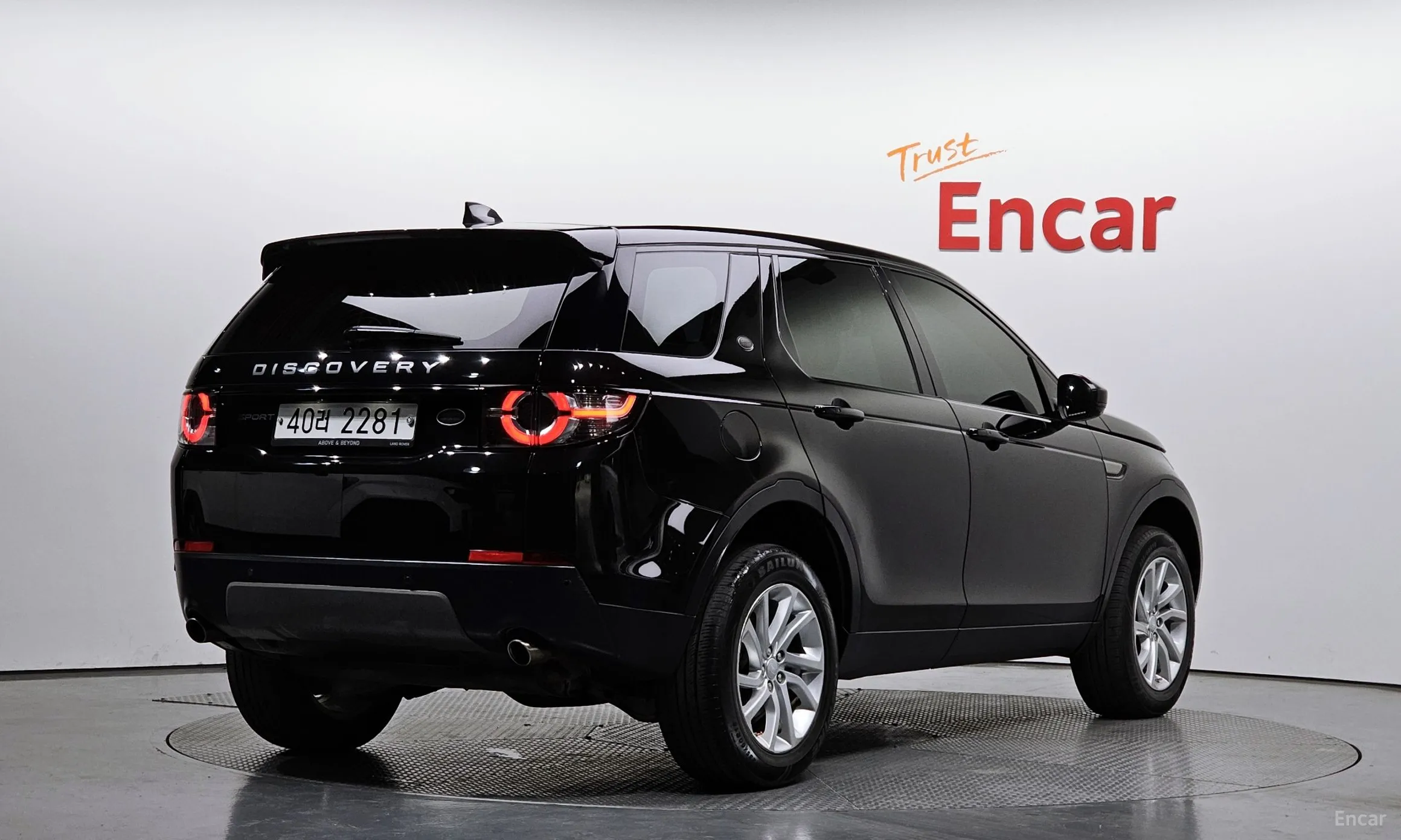Land Rover Discovery Sports превью 2