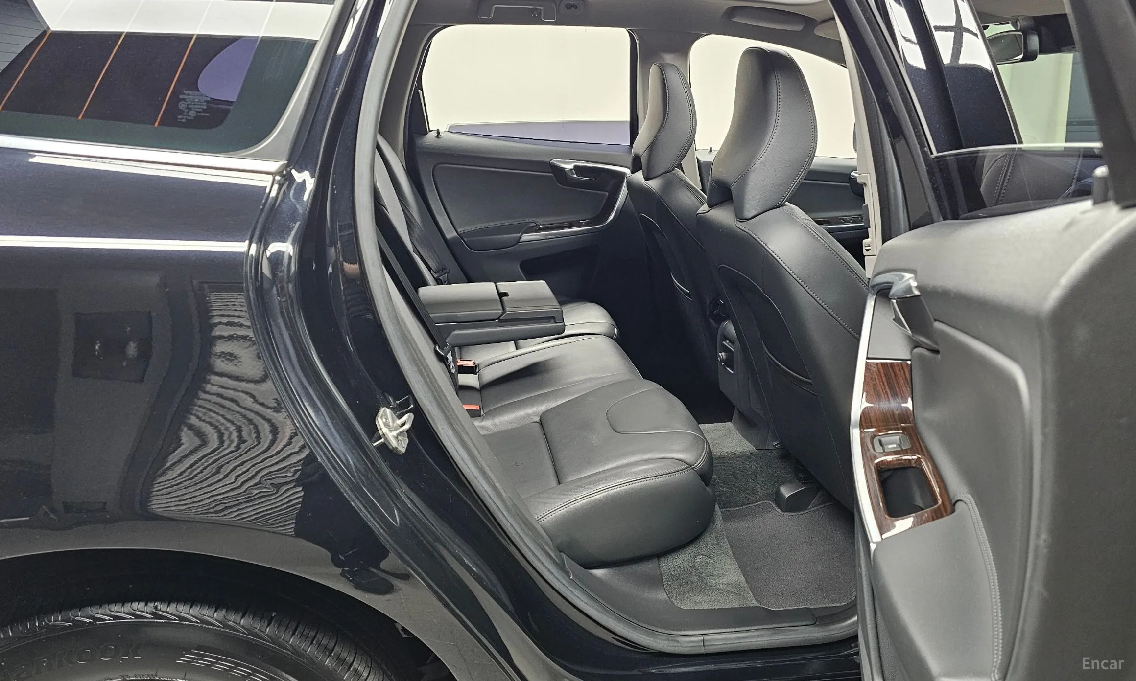 Volvo XC60 превью 12