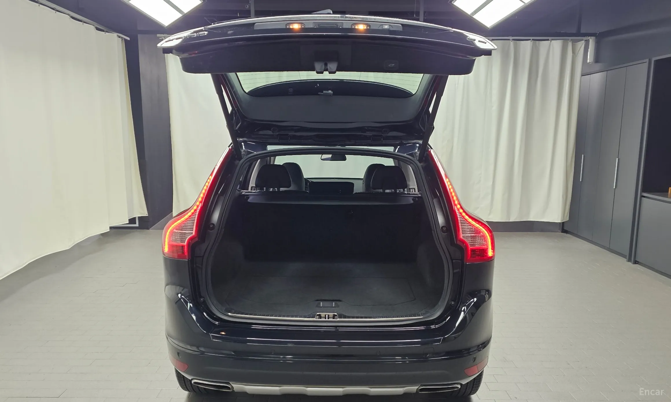 Volvo XC60 превью 20