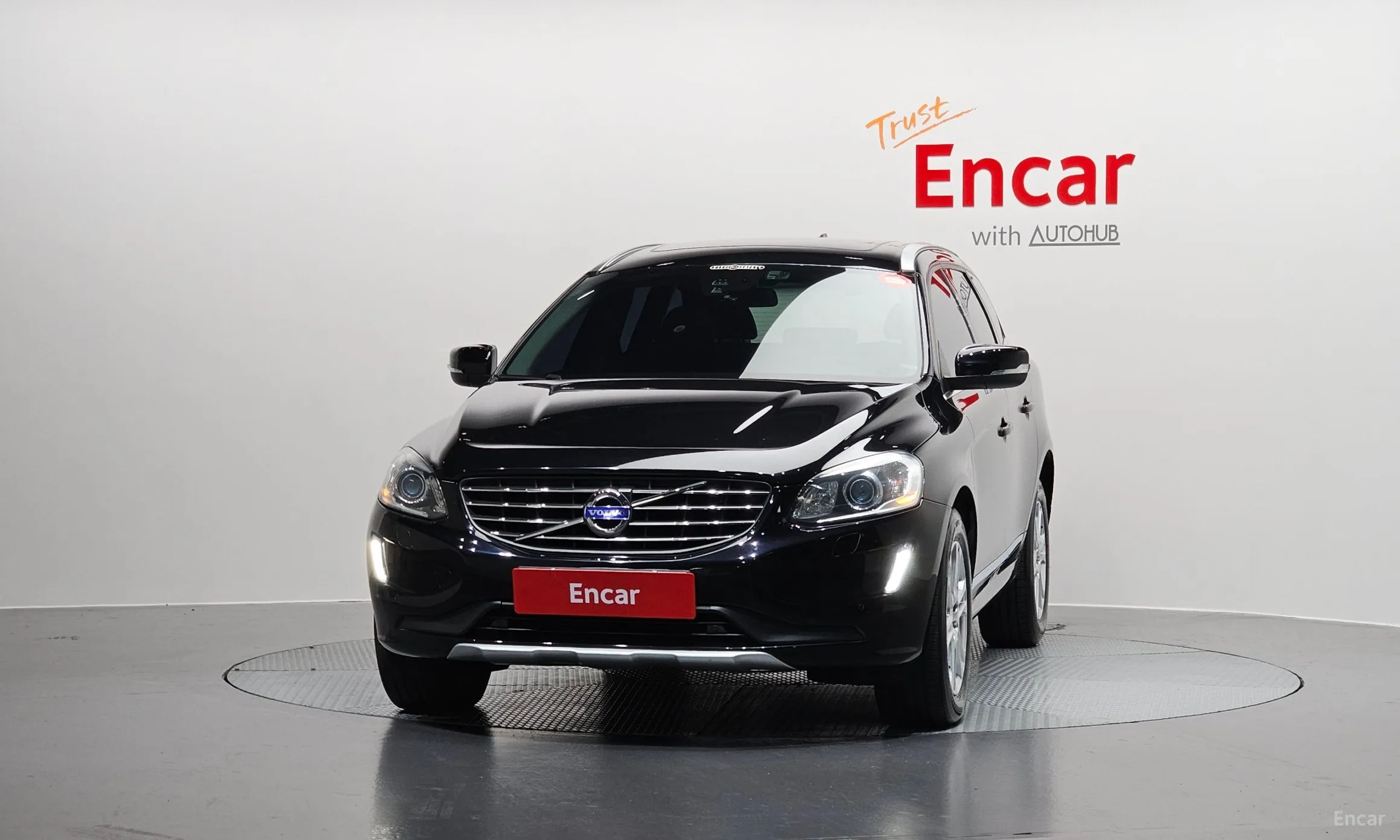 Volvo XC60 превью 3