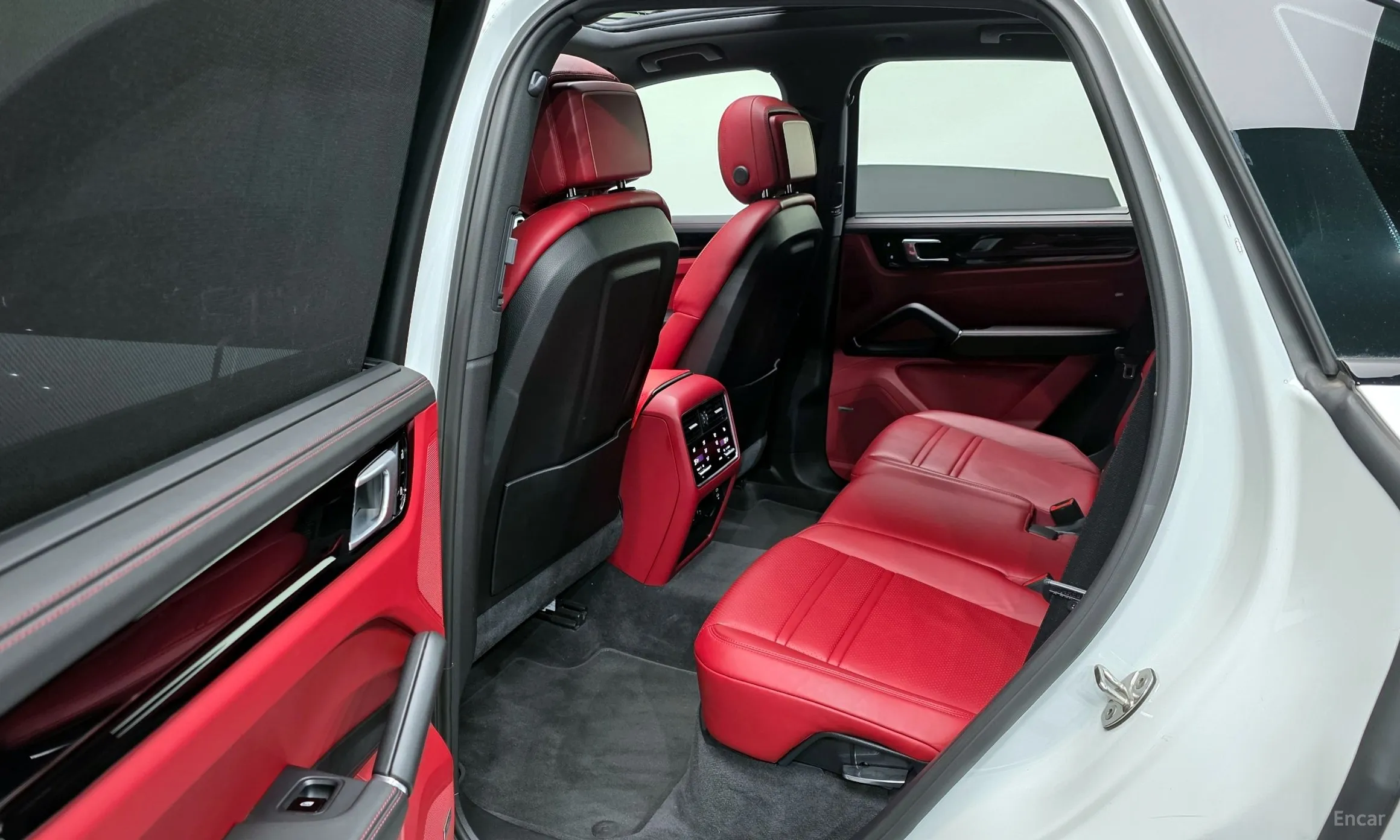 Porsche Cayenne (PO536) превью 12