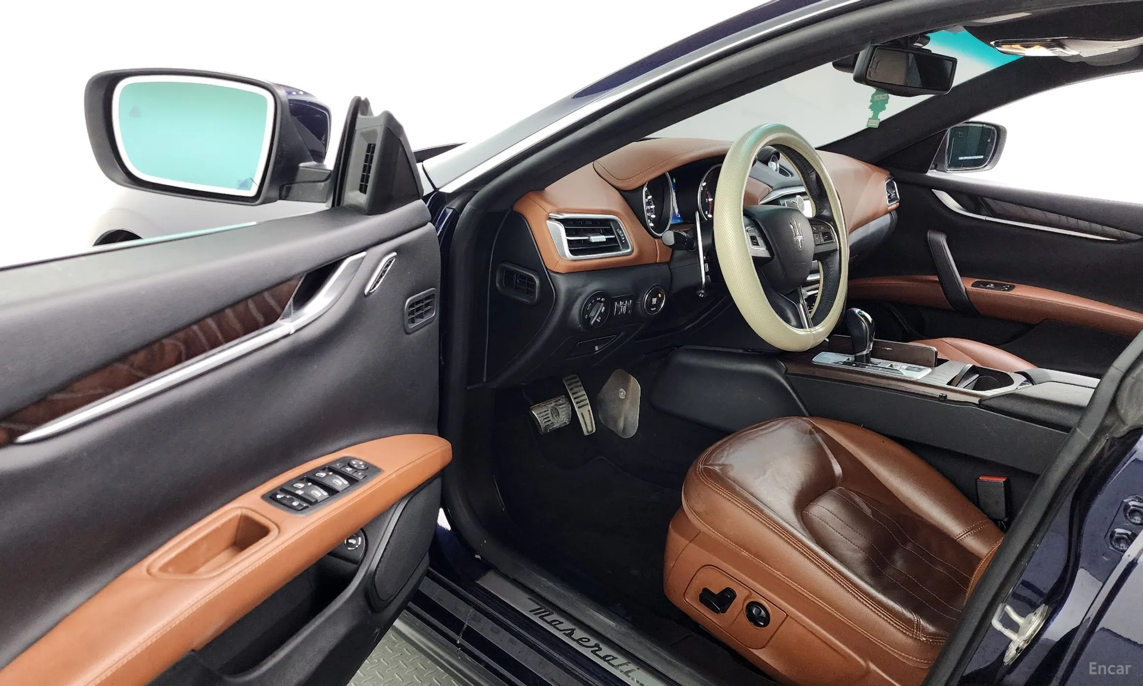 Maserati Ghibli превью 10