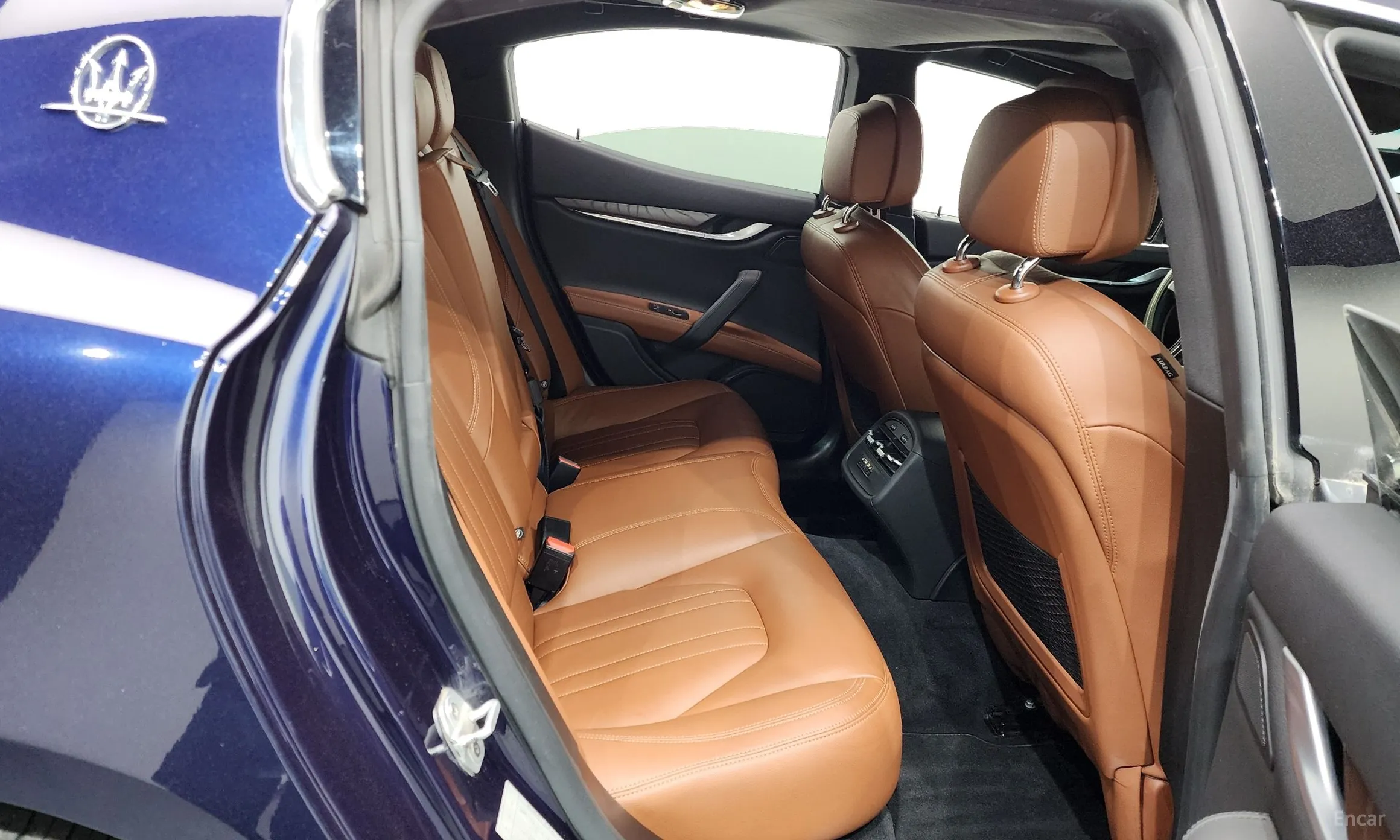 Maserati Ghibli превью 11