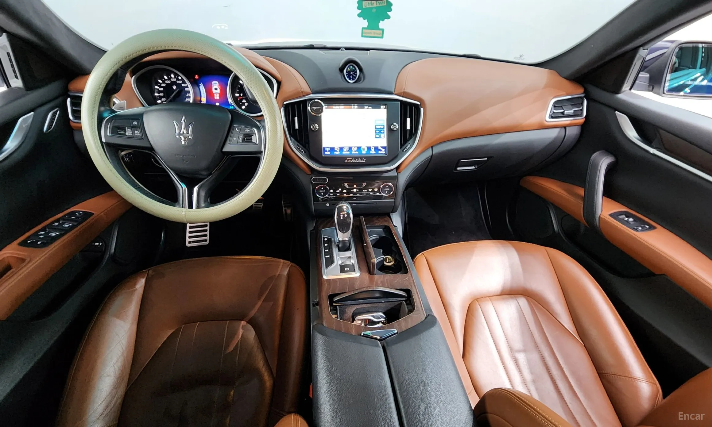 Maserati Ghibli превью 7