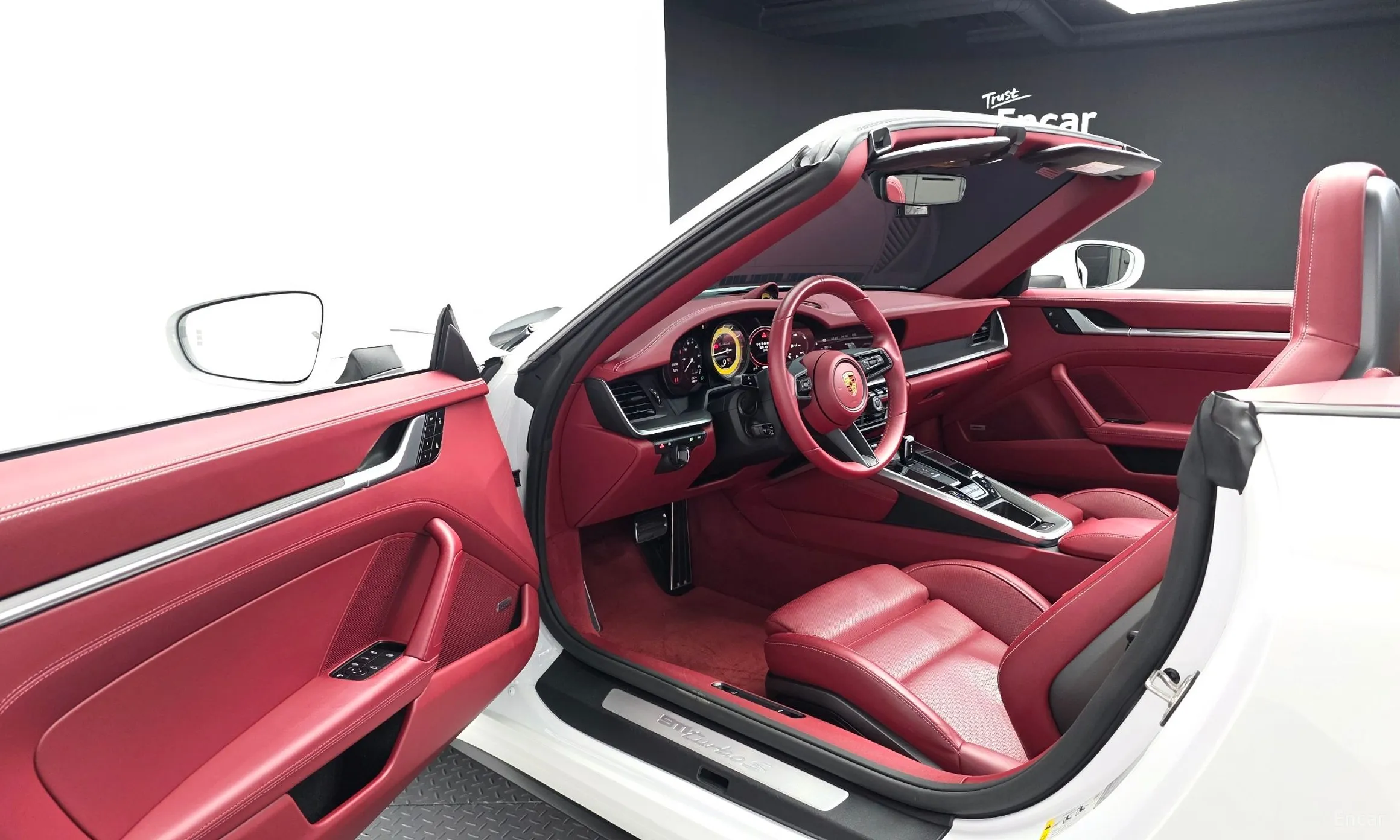 Porsche 911 (992) превью 10