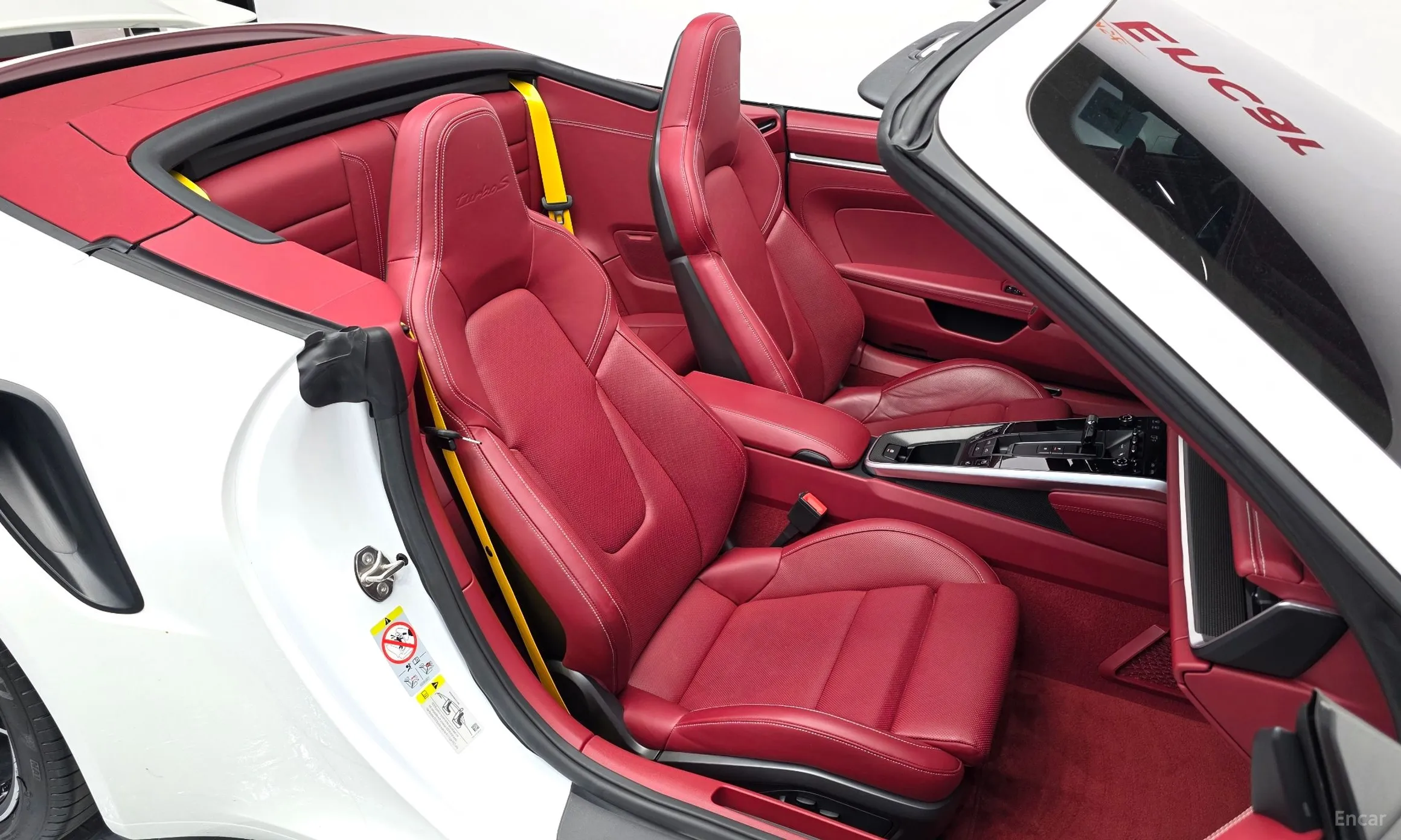 Porsche 911 (992) превью 11