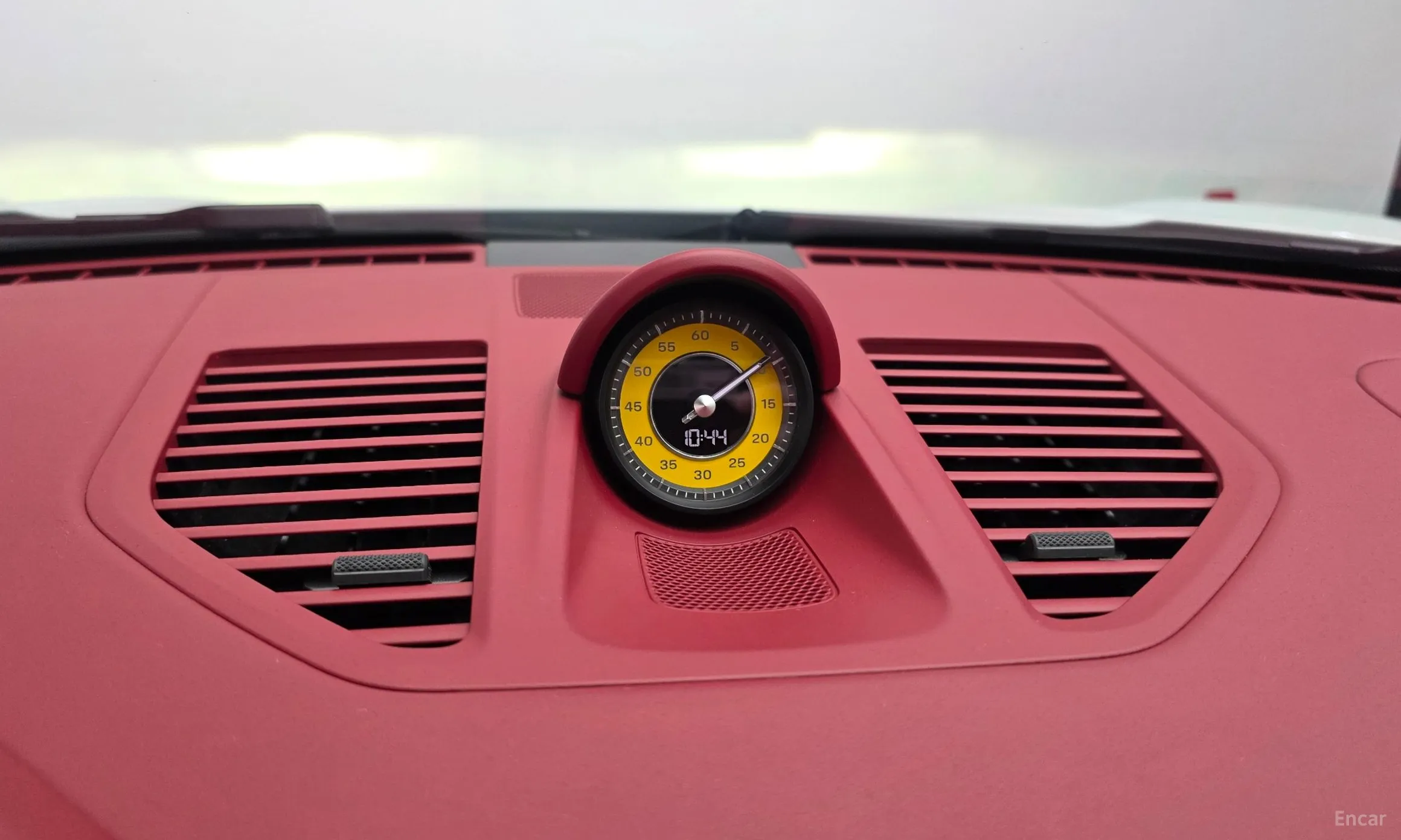 Porsche 911 (992) превью 13