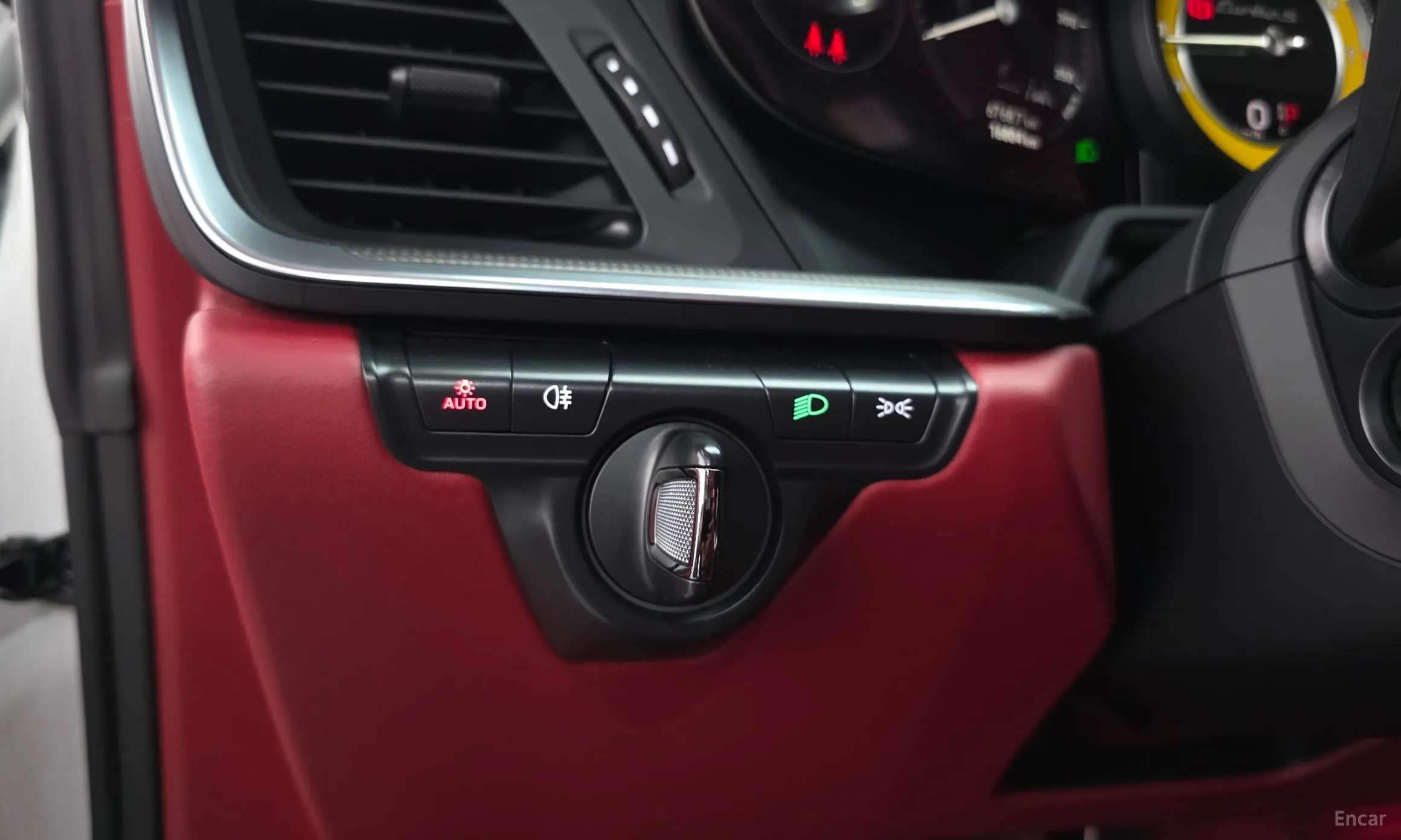 Porsche 911 (992) превью 17
