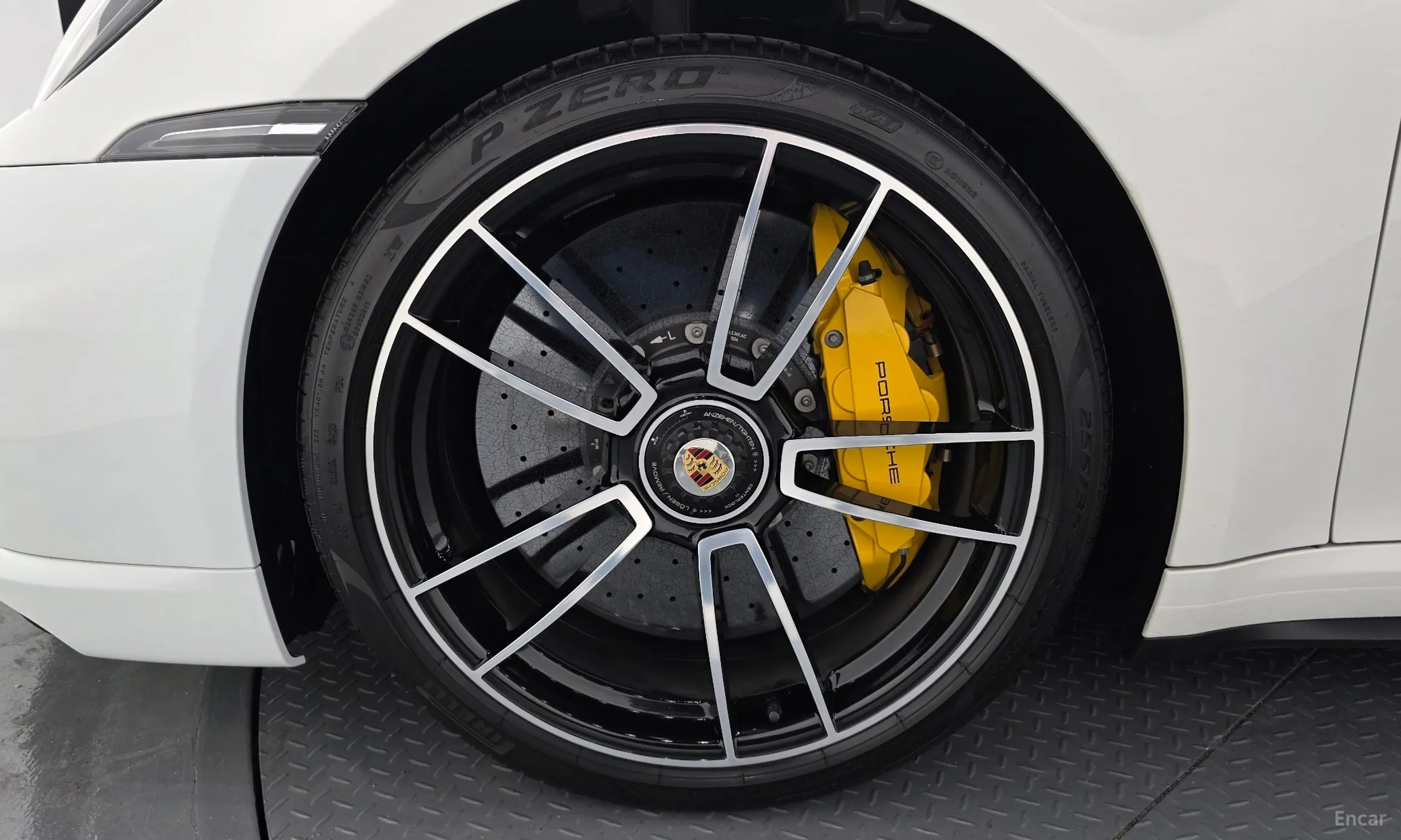 Porsche 911 (992) превью 5
