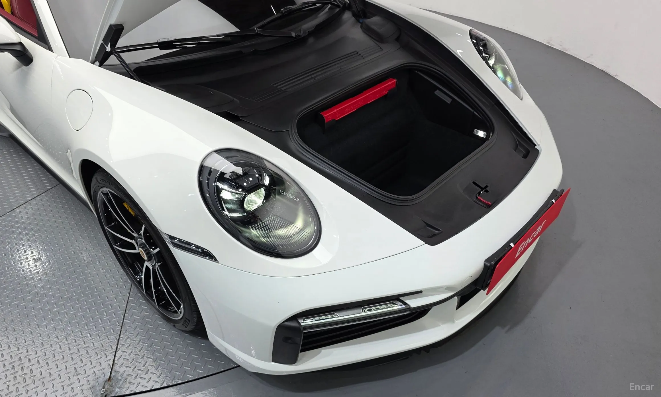 Porsche 911 (992) превью 6