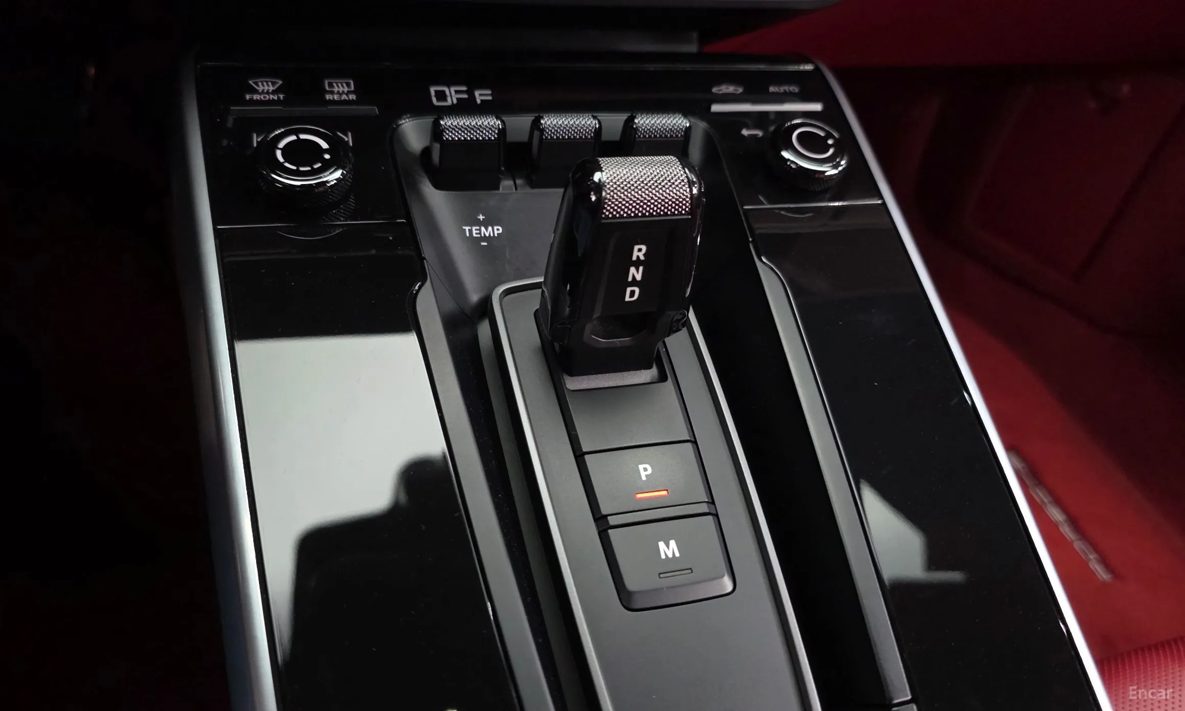 Porsche 911 (992) превью 9