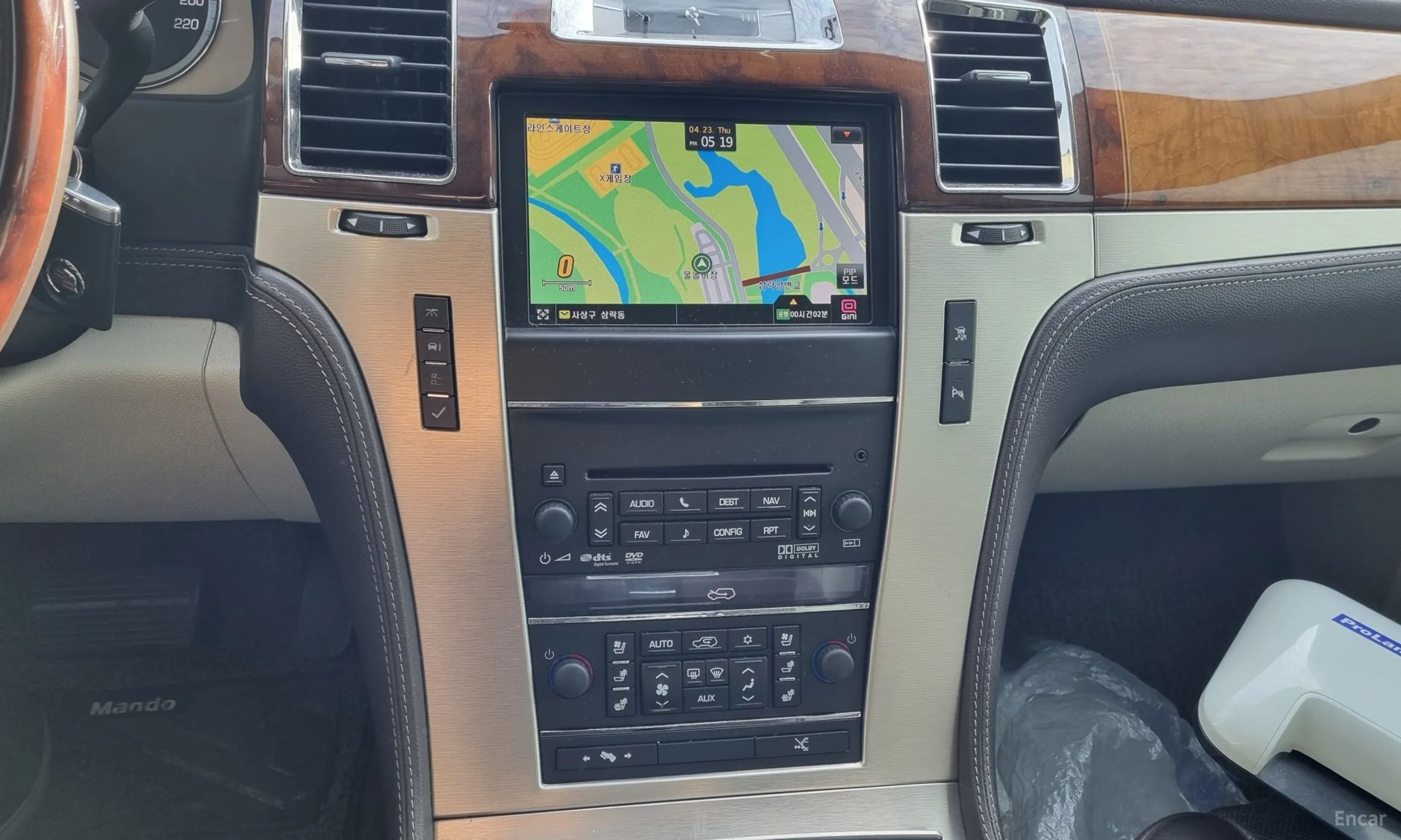 Cadillac Escalade превью 13