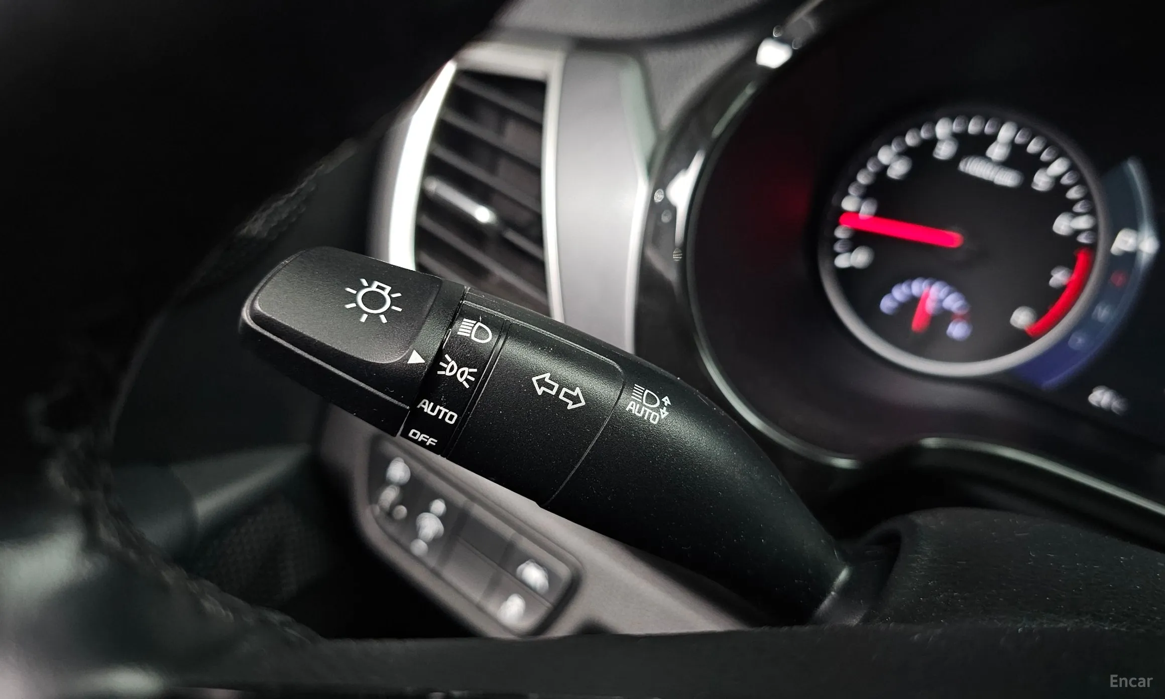 Kia Seltos превью 18