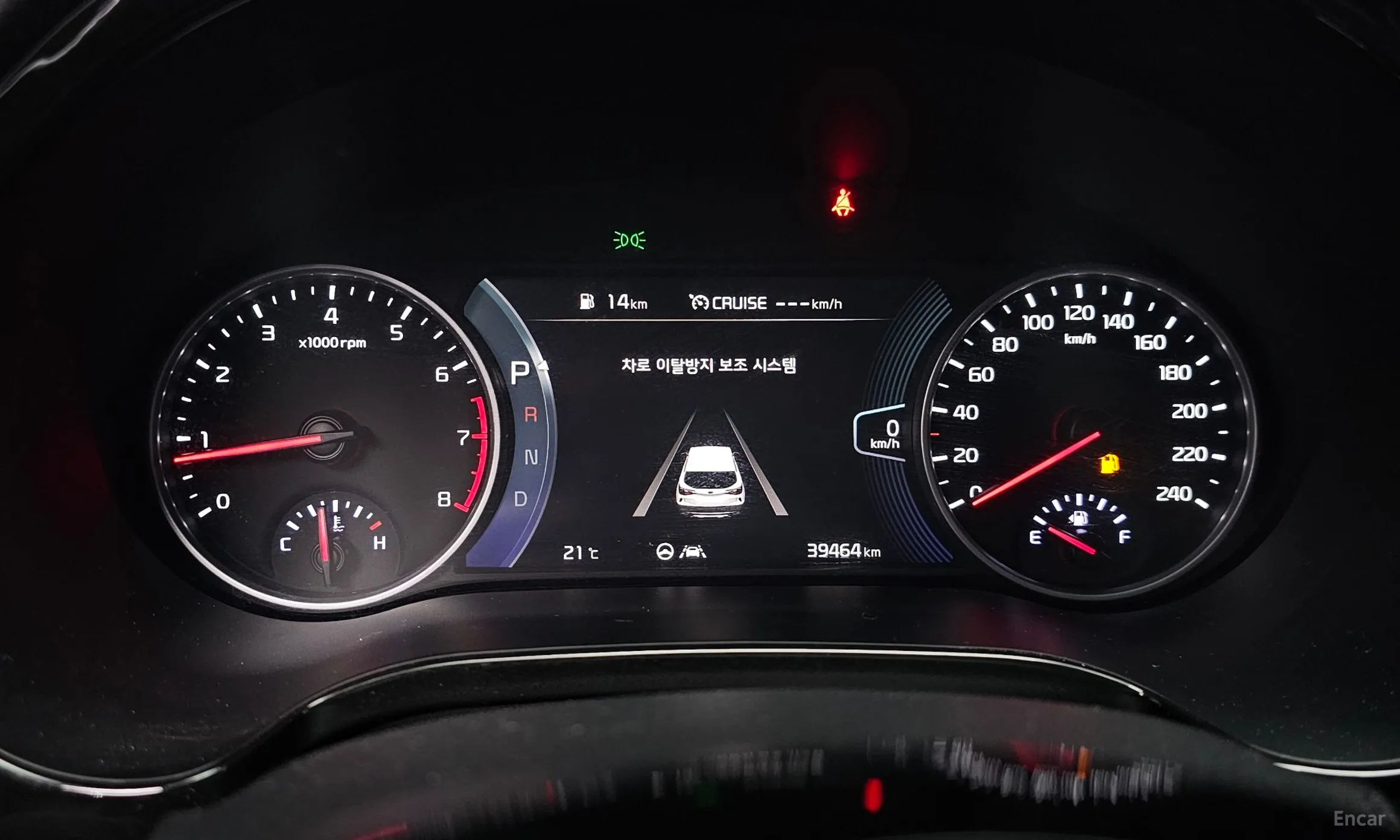 Kia Seltos превью 8