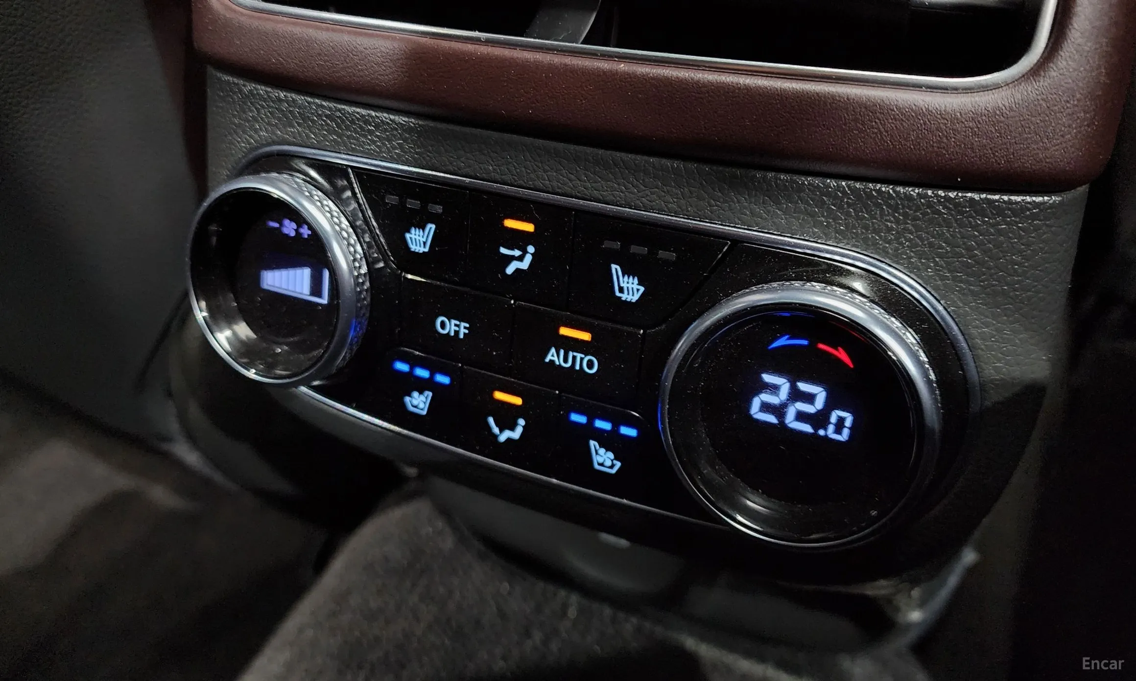 Genesis GV70 превью 13
