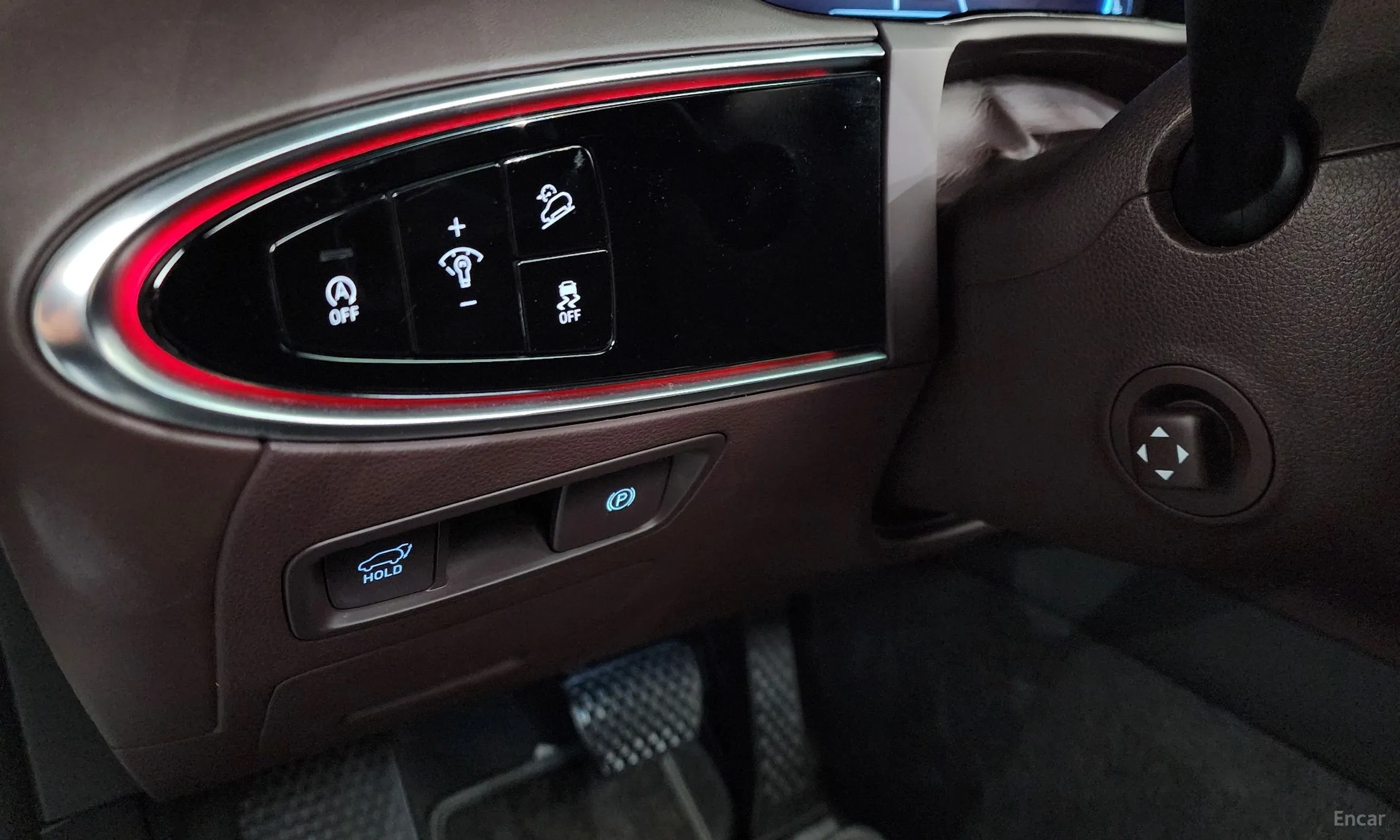 Genesis GV70 превью 16