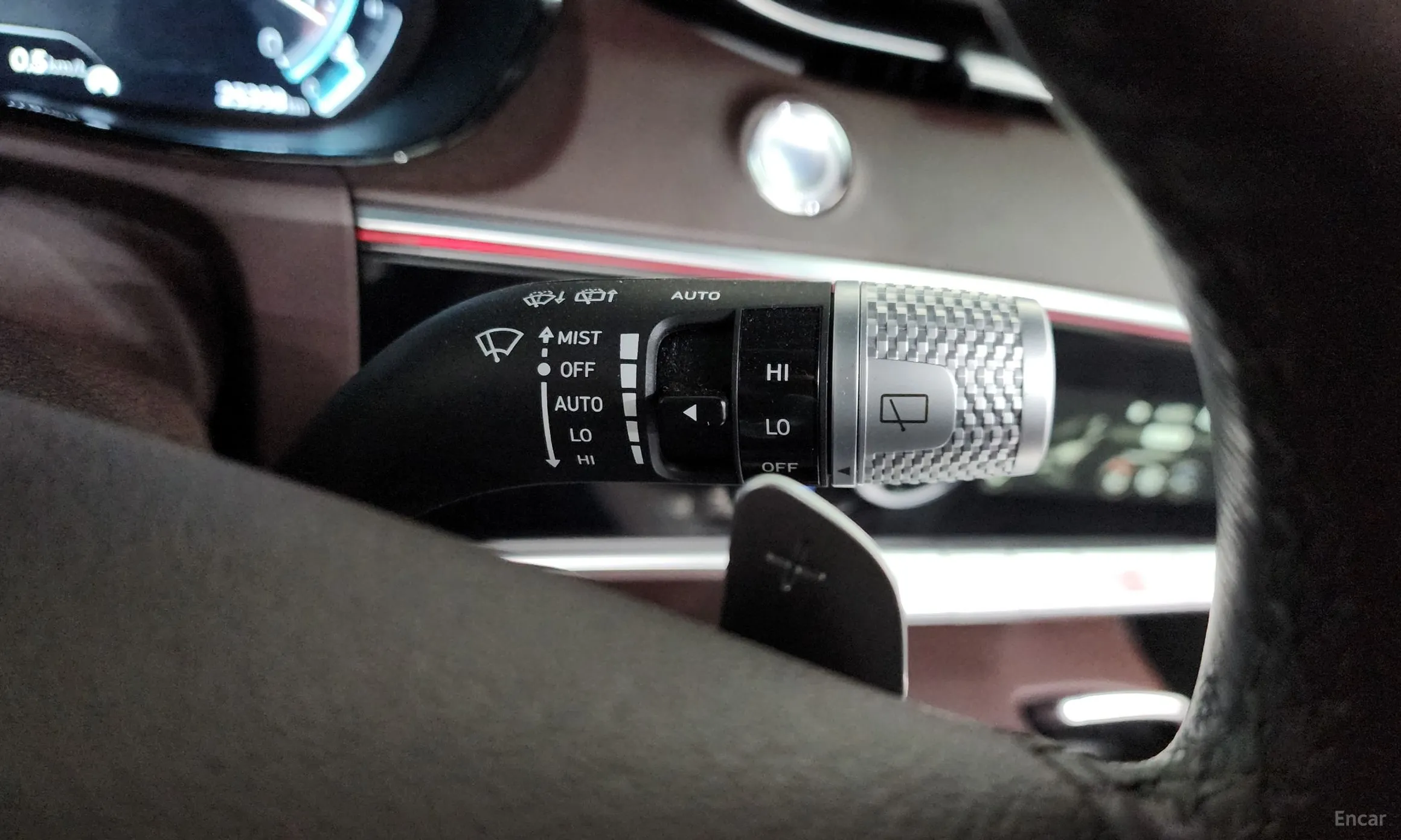Genesis GV70 превью 18