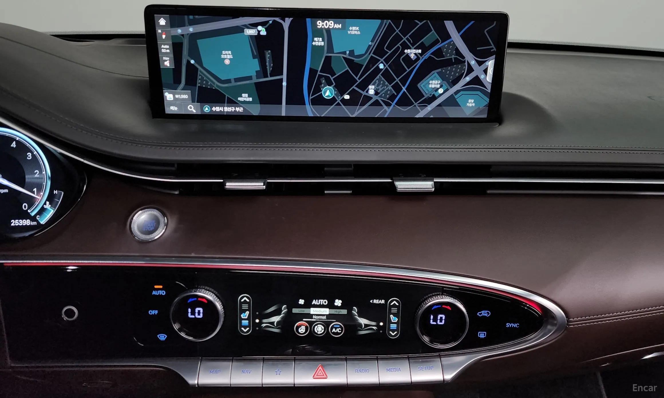 Genesis GV70 превью 7