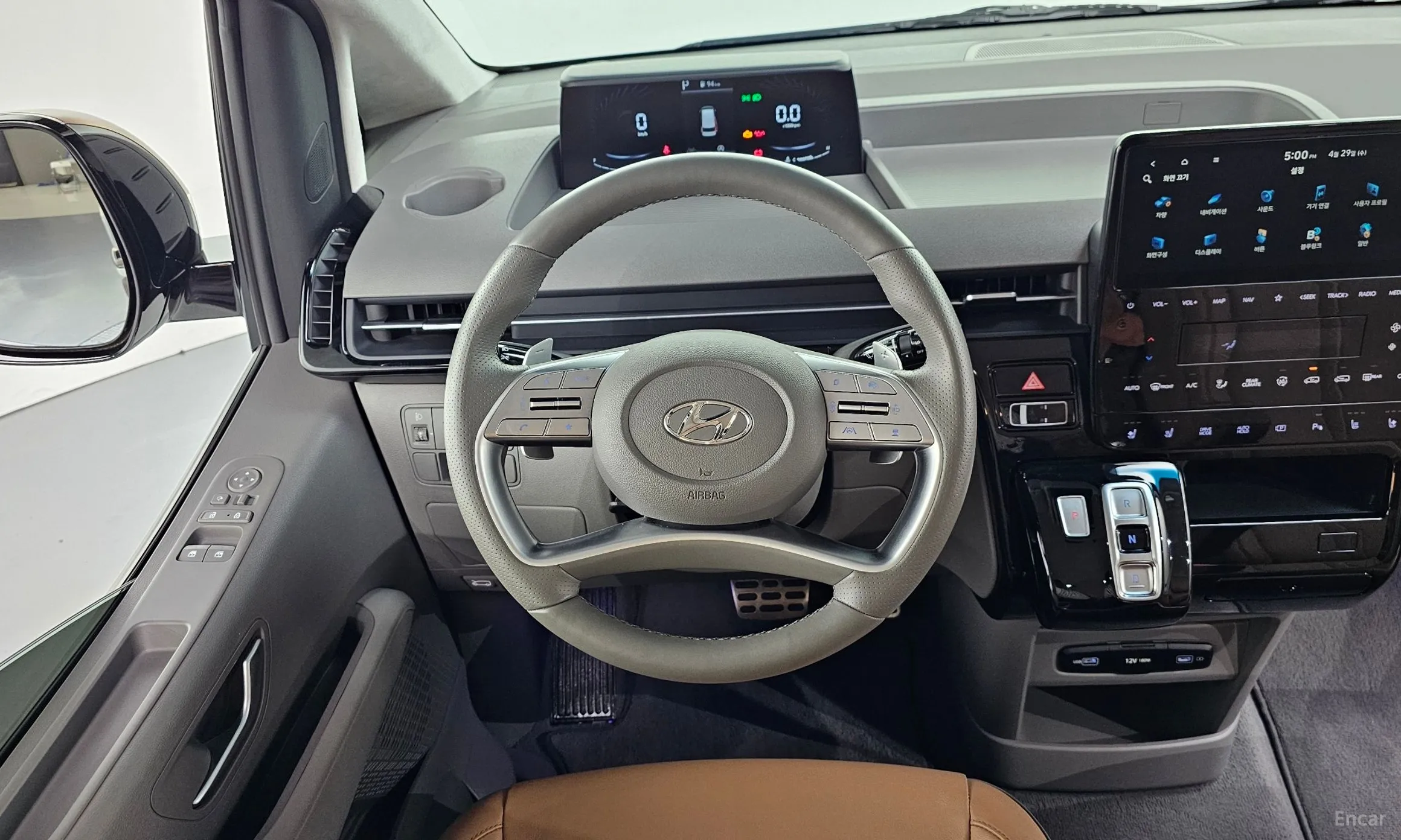 Hyundai Staria превью 14