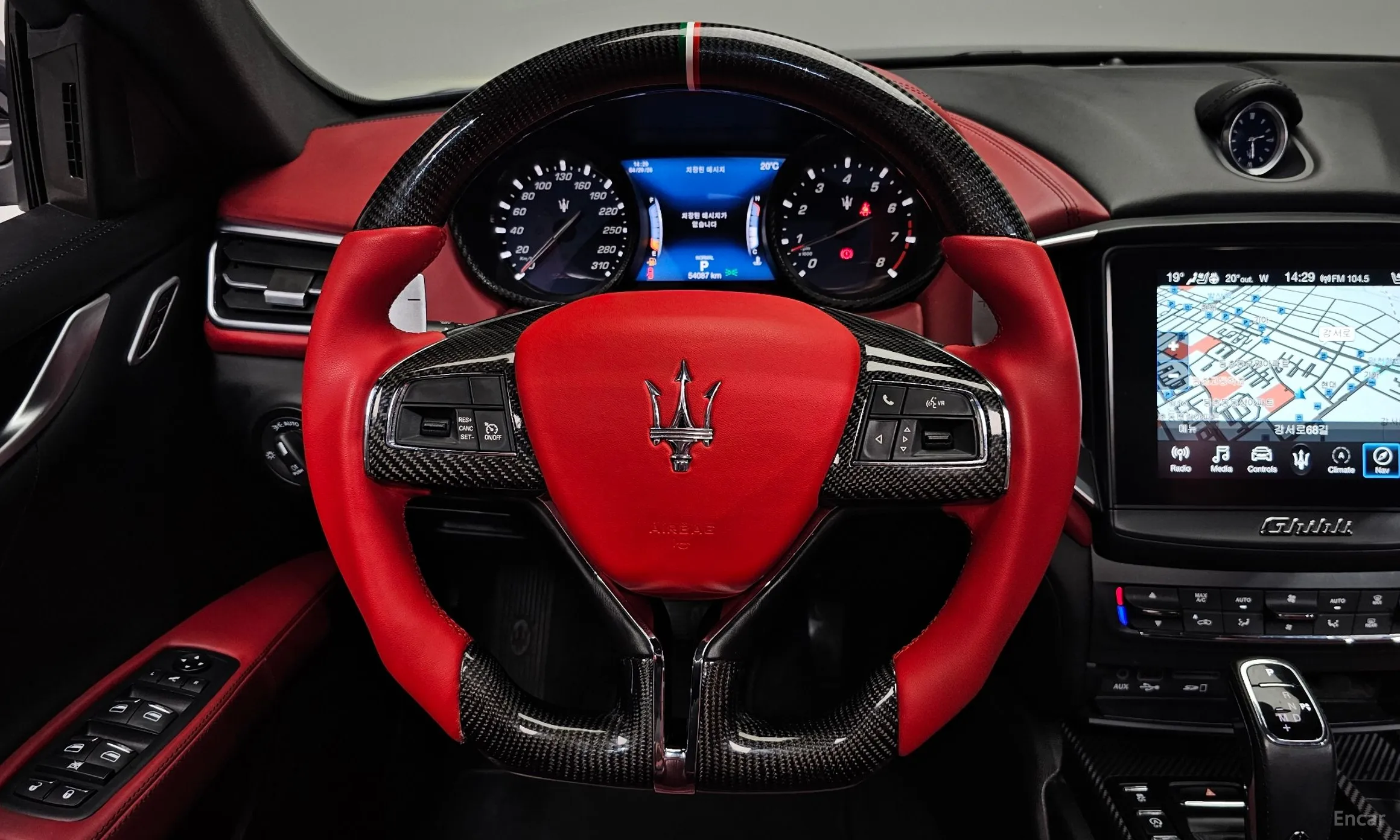 Maserati Ghibli превью 12
