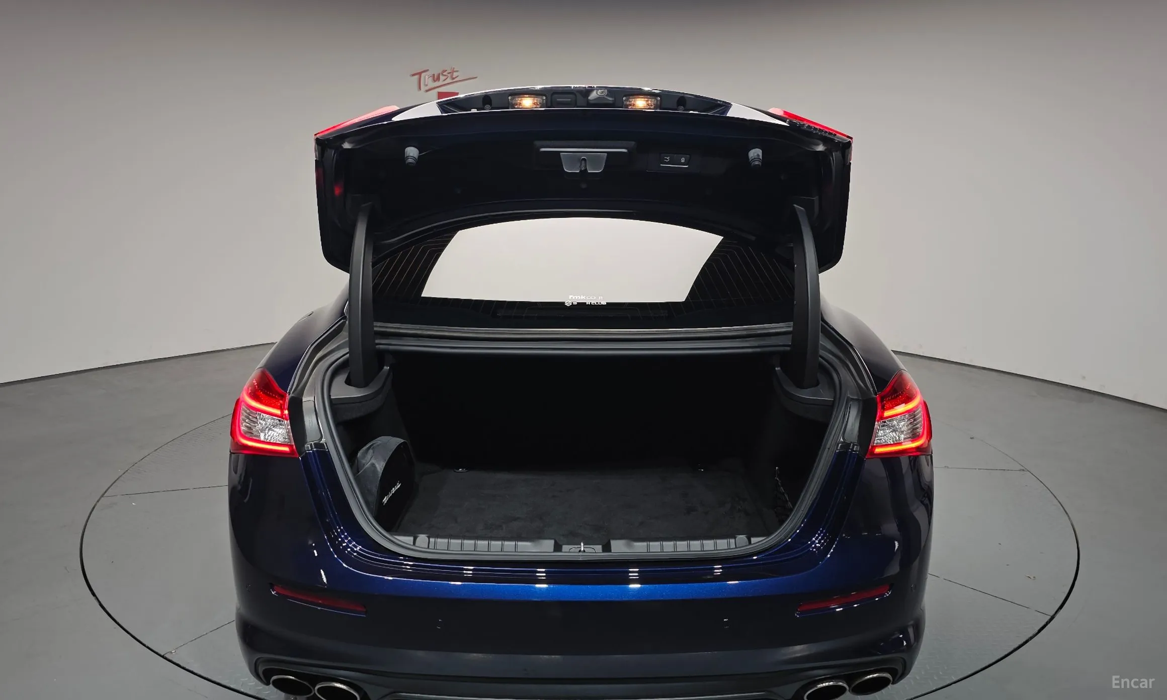 Maserati Ghibli превью 20
