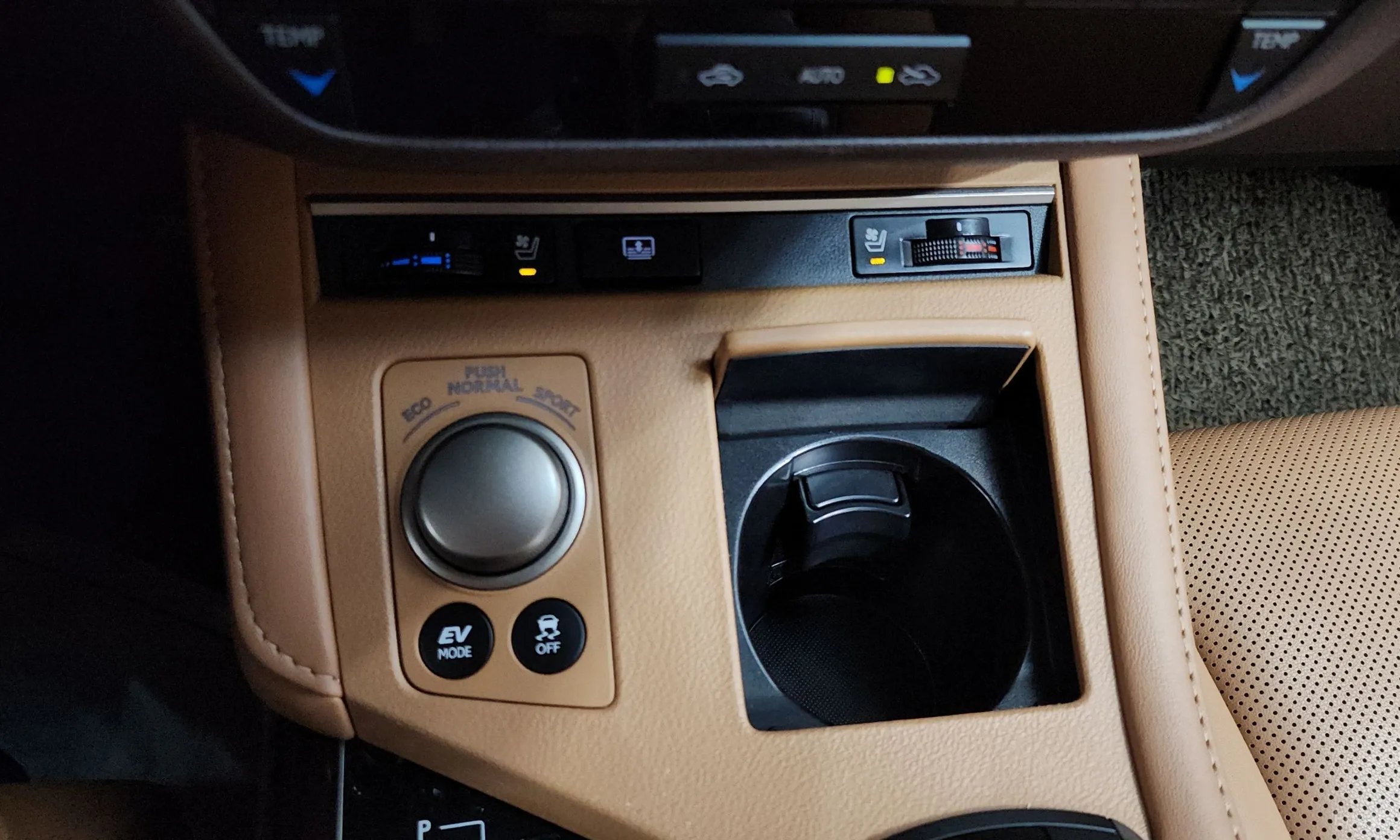 Lexus New ES300h превью 15