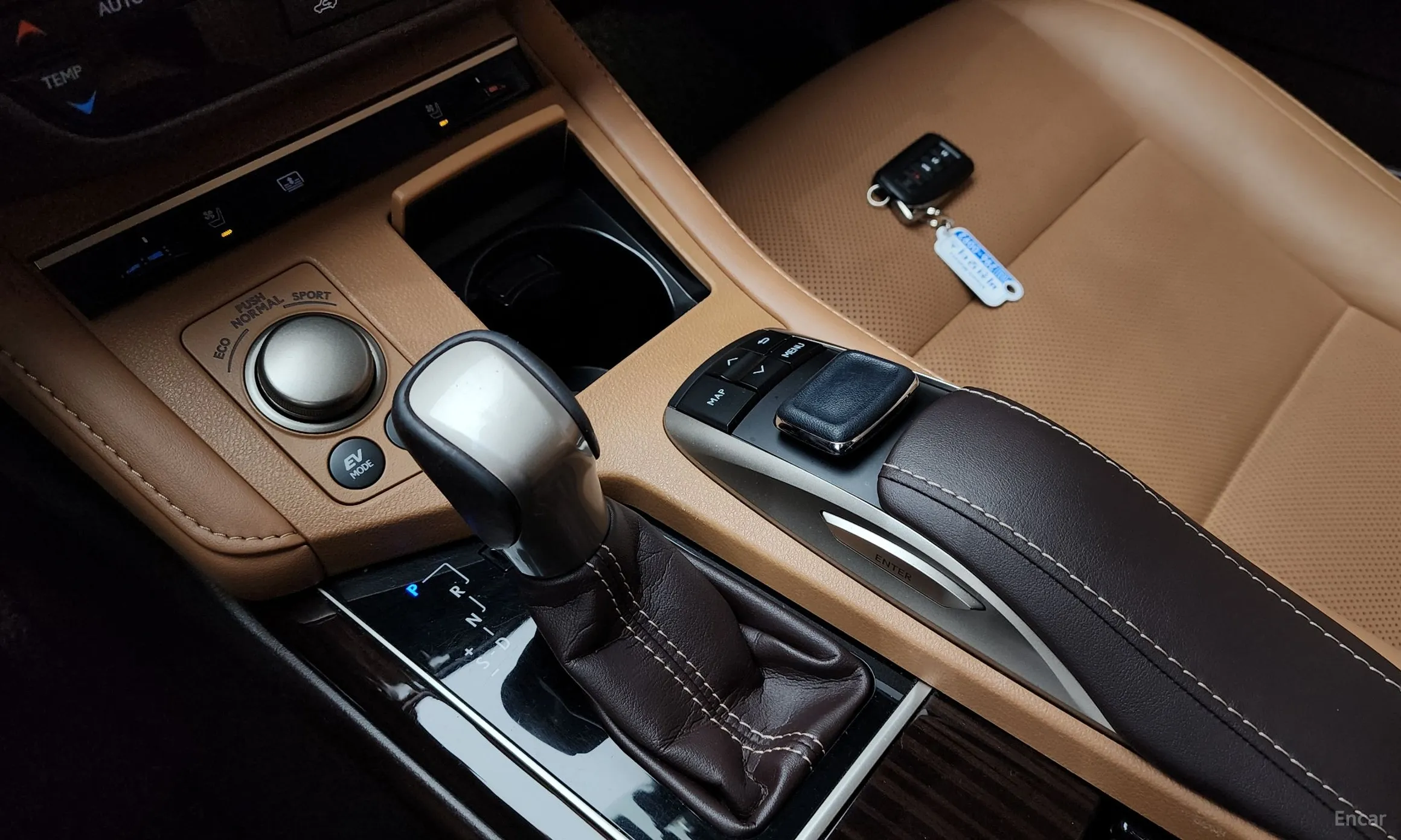 Lexus New ES300h превью 9